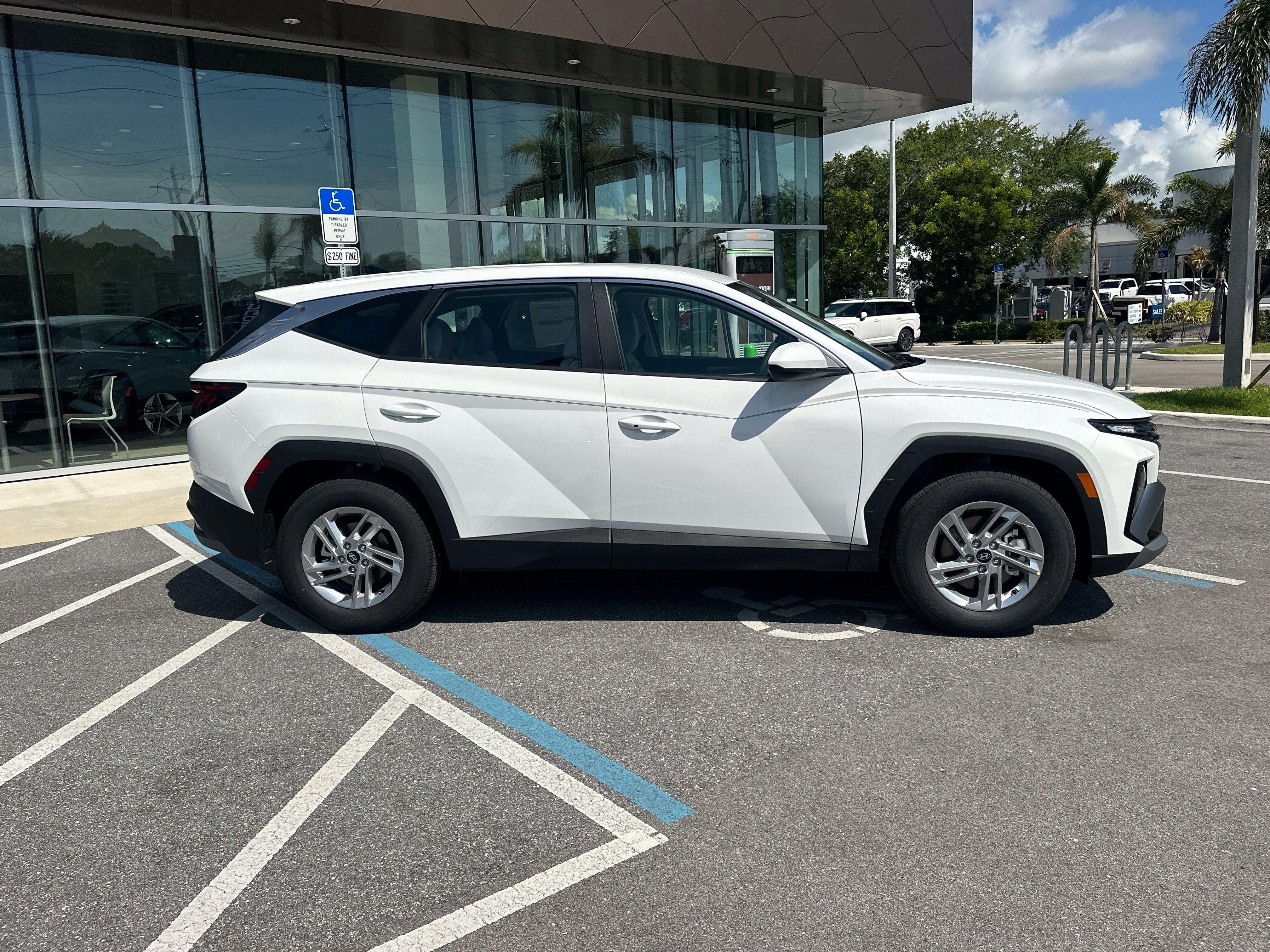 2026 Hyundai Tucson SE FWD