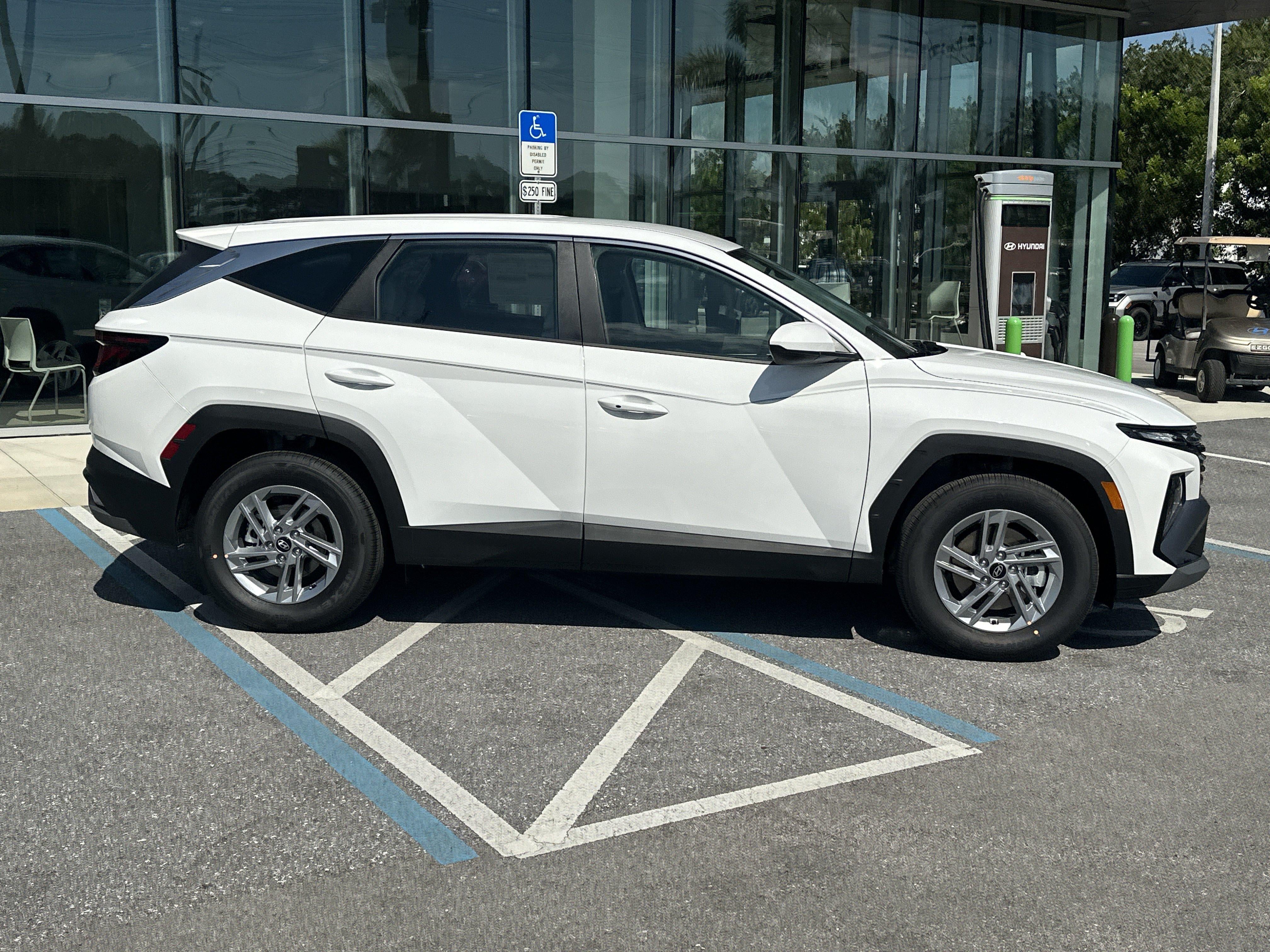 2026 Hyundai Tucson SE FWD