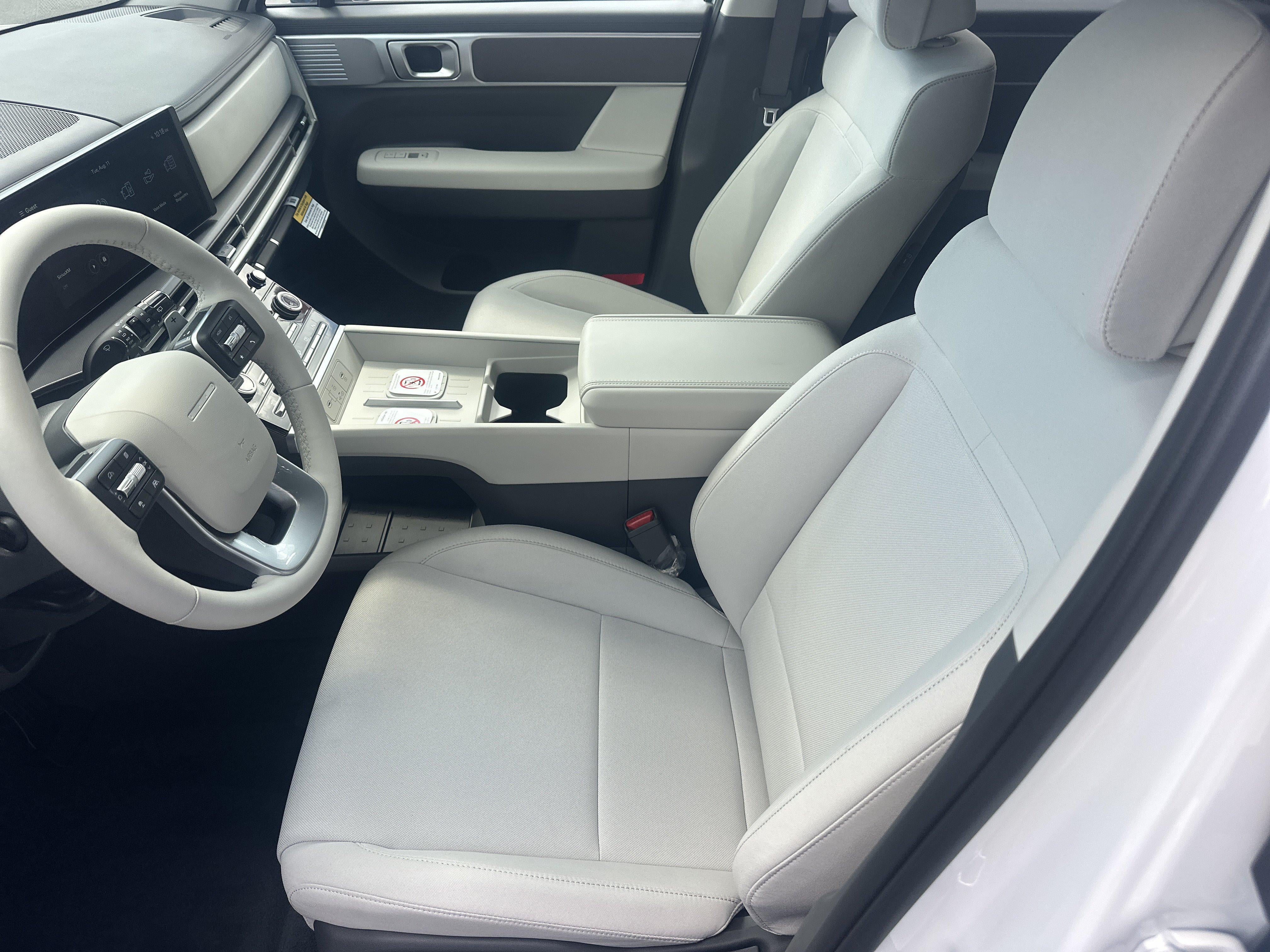 2027 Hyundai Santa Fe SE FWD