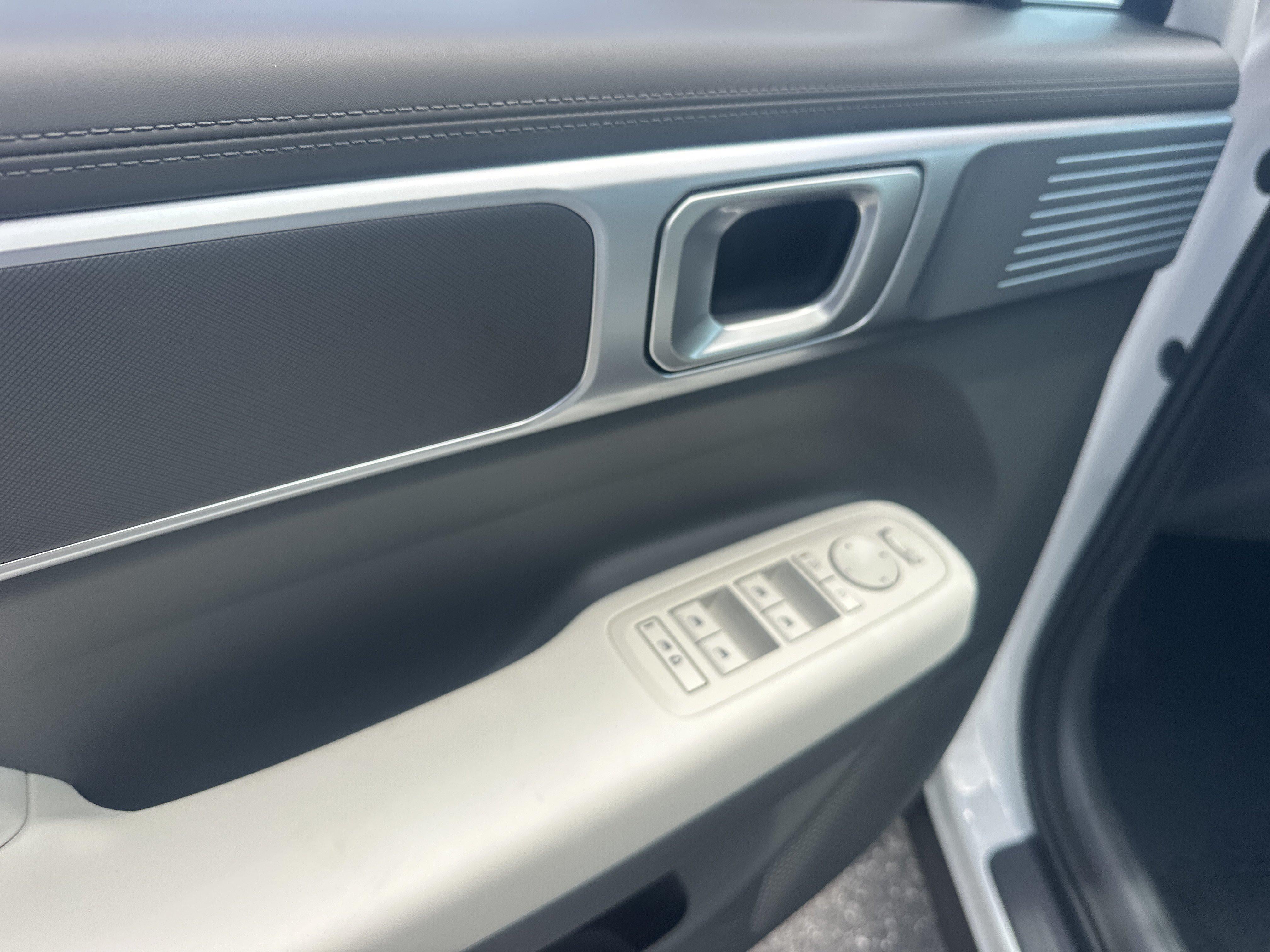 2027 Hyundai Santa Fe SE FWD