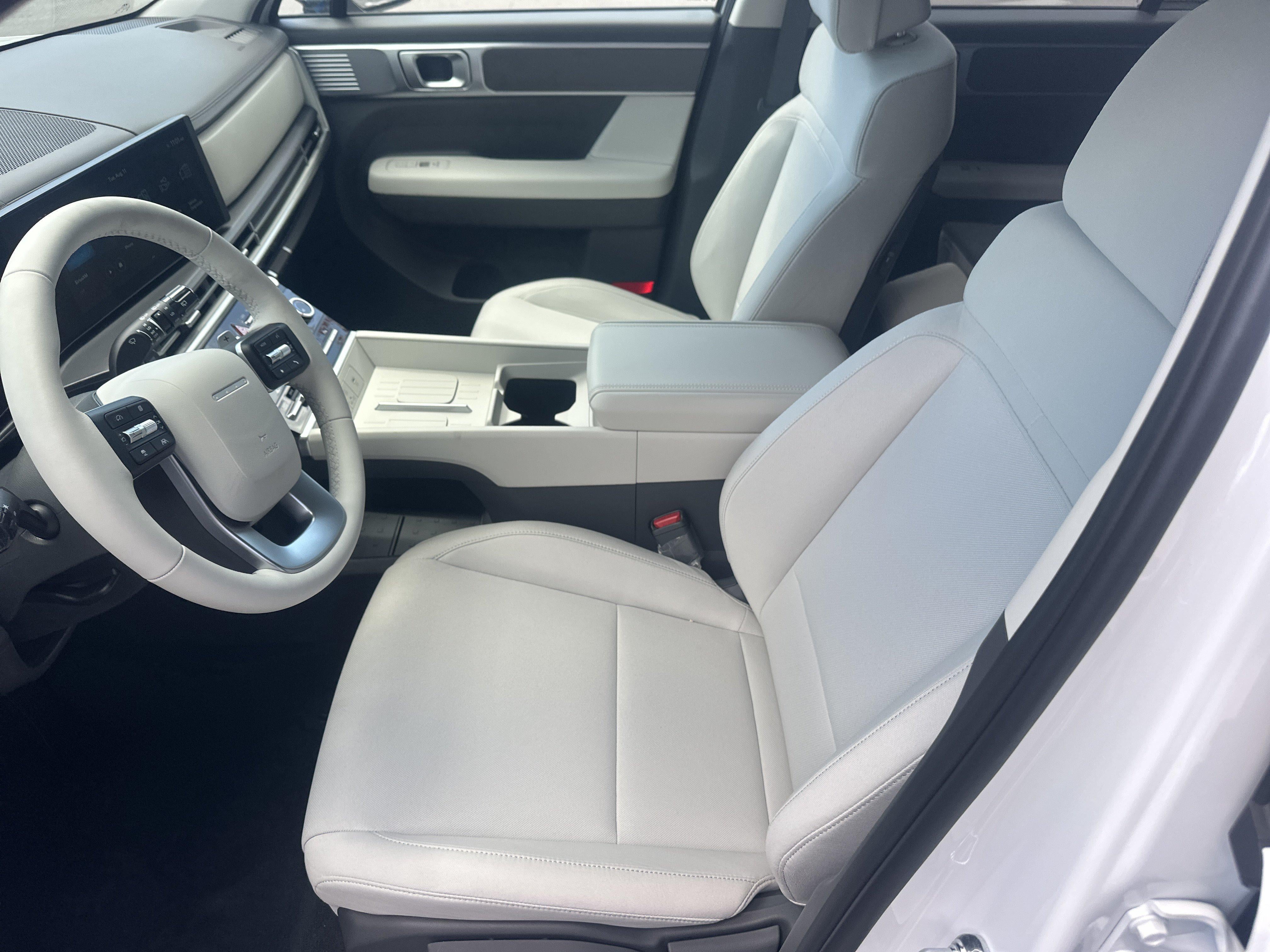2027 Hyundai Santa Fe SE FWD