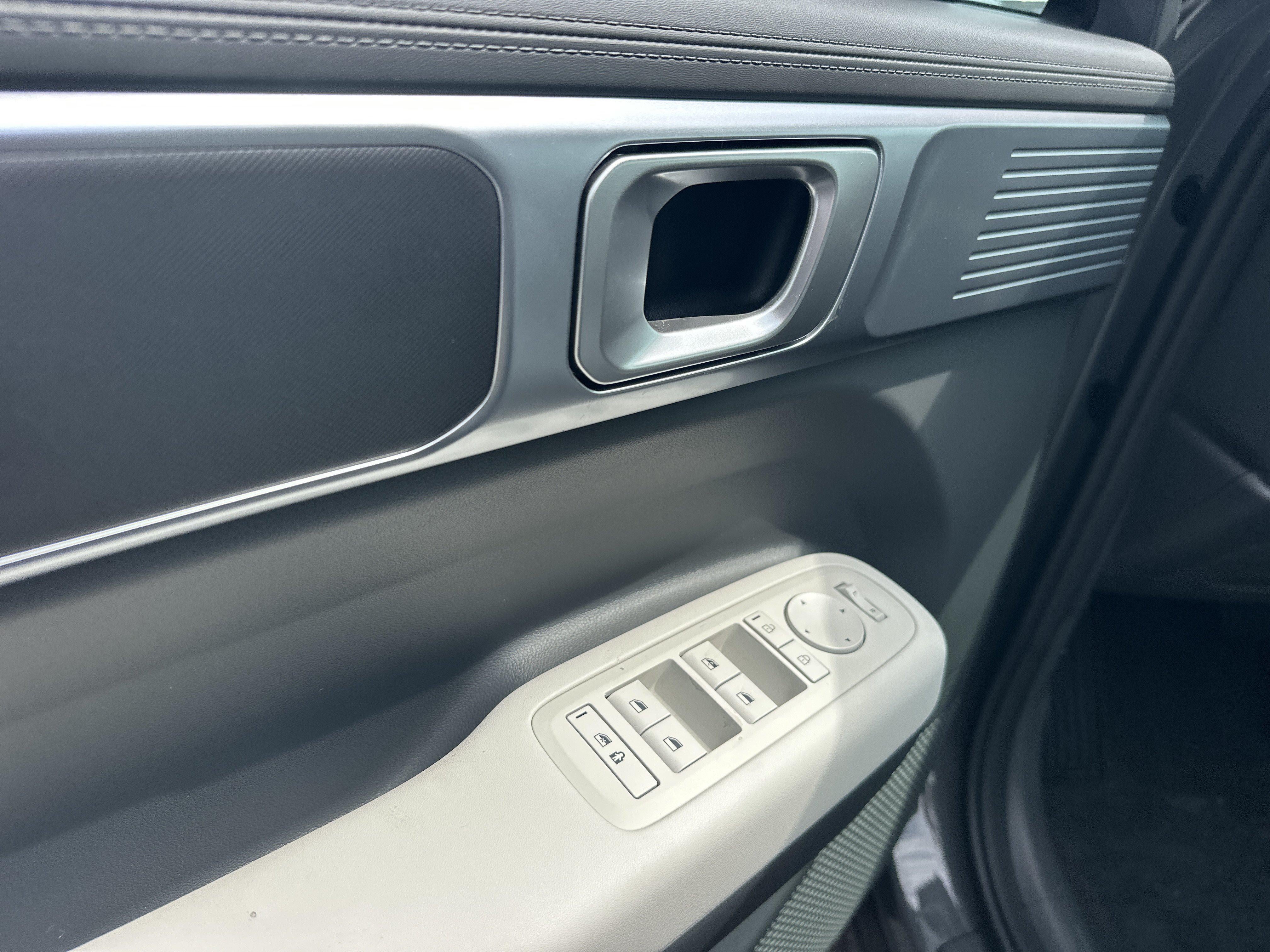 2027 Hyundai Santa Fe SE FWD