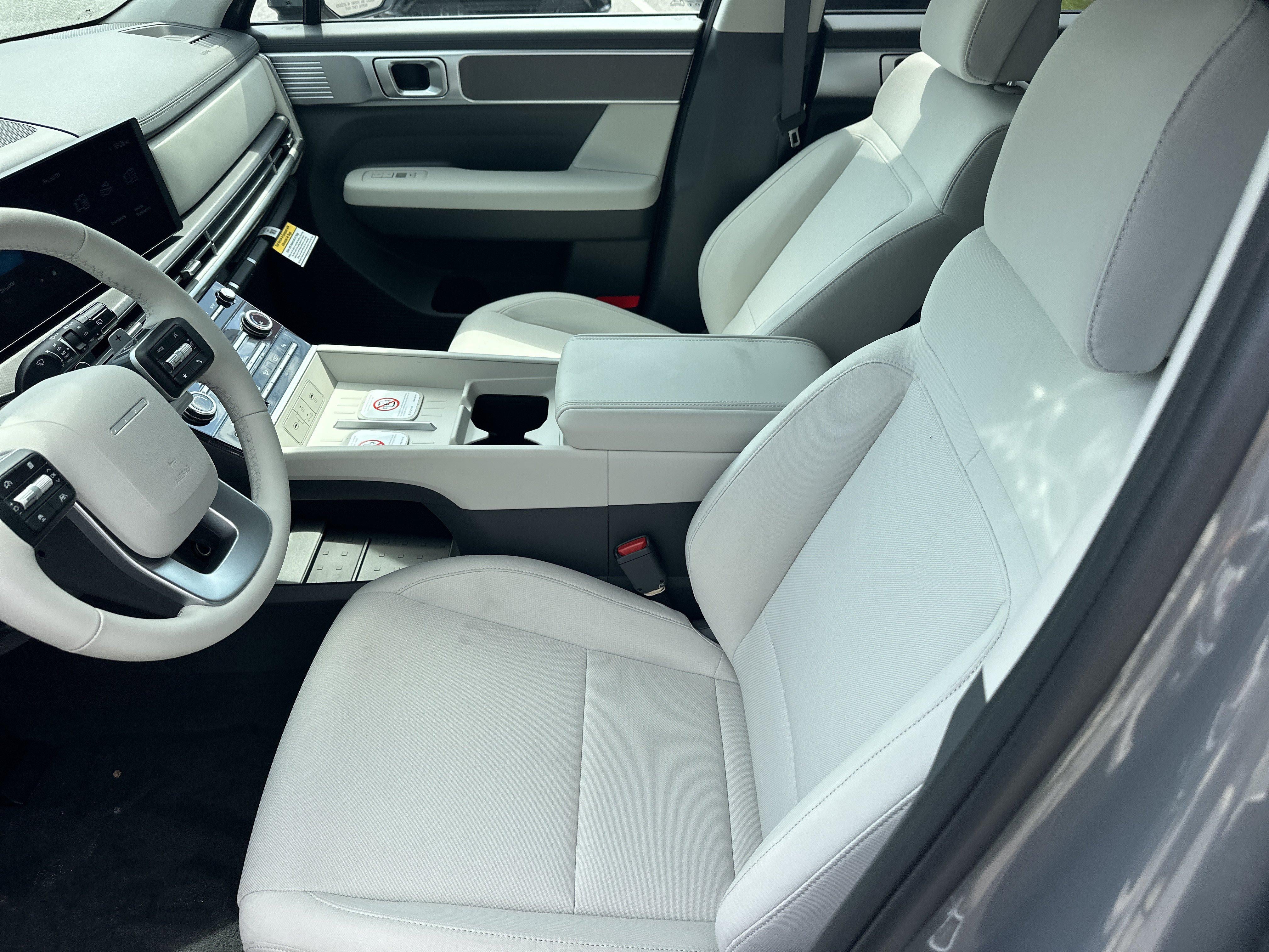 2027 Hyundai Santa Fe SE FWD