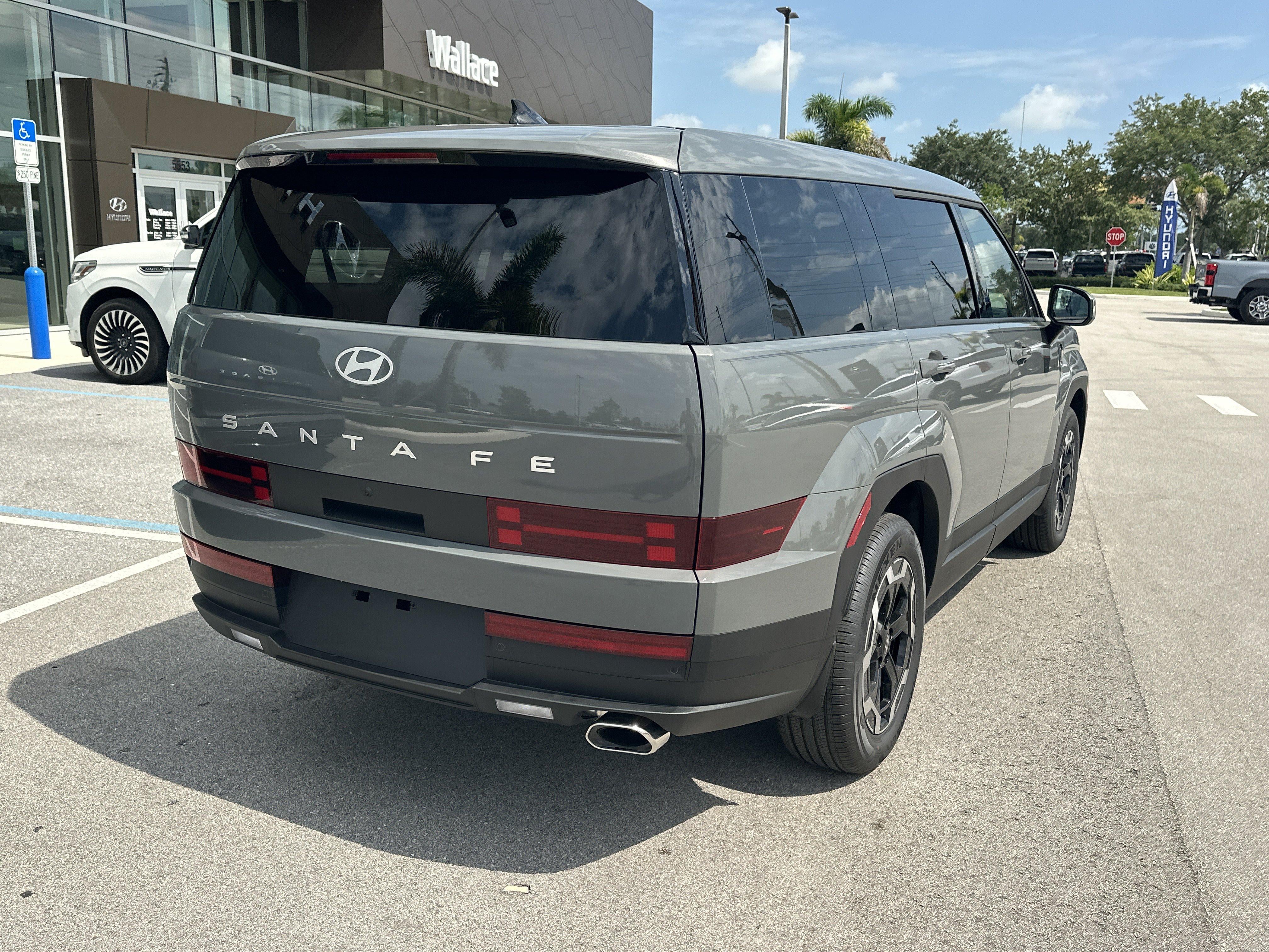 2027 Hyundai Santa Fe SE FWD