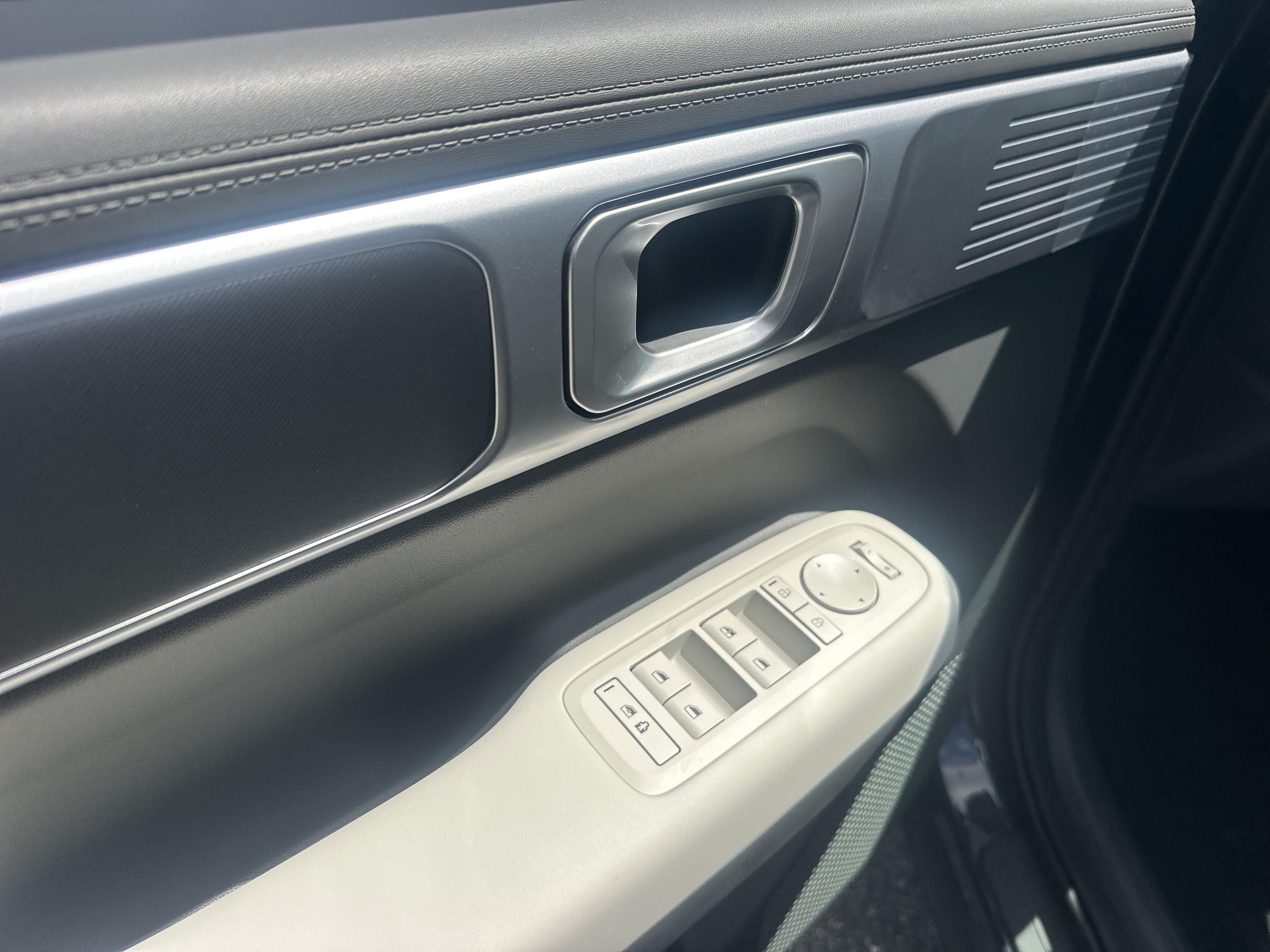 2027 Hyundai Santa Fe SE FWD