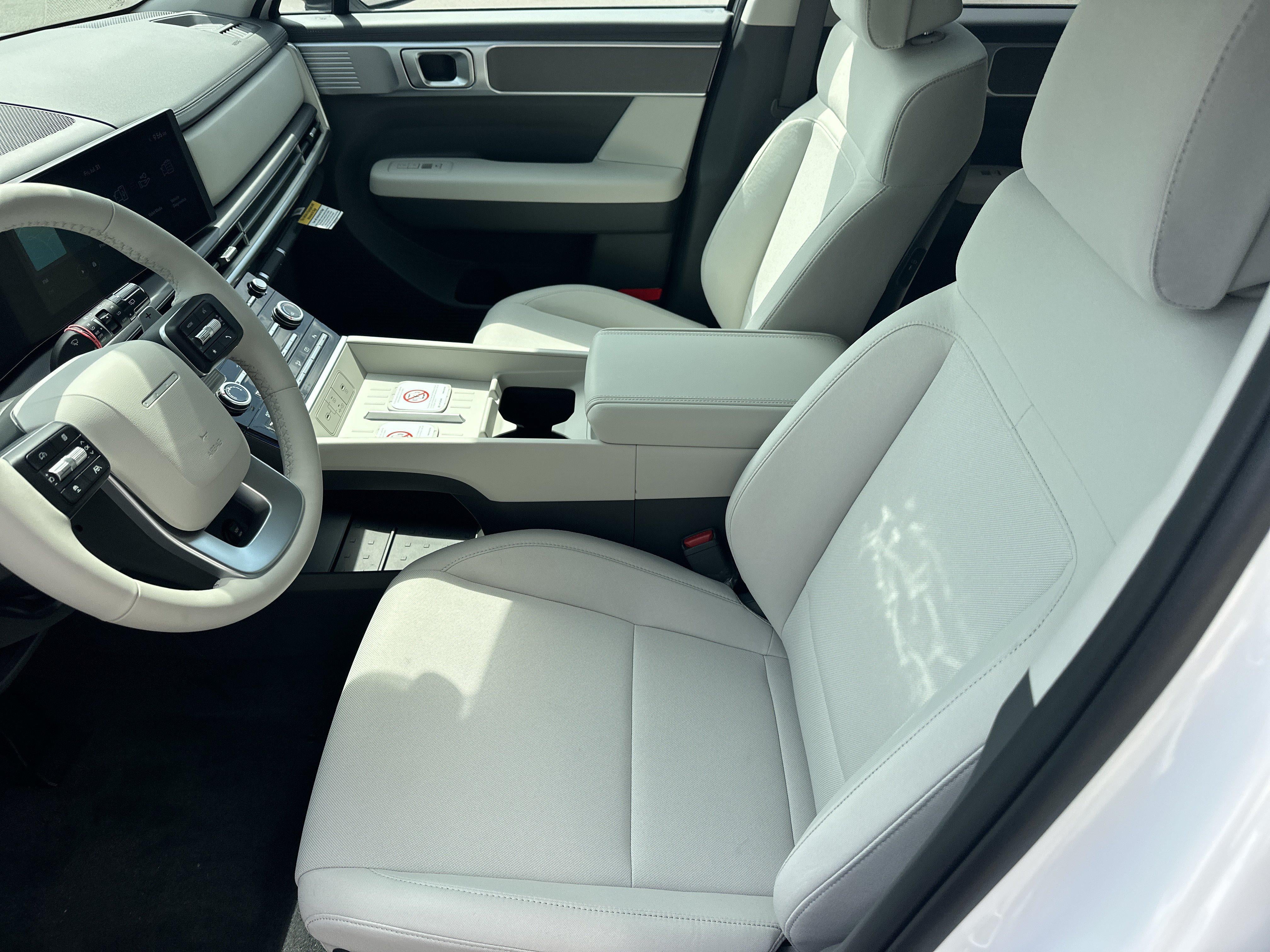 2027 Hyundai Santa Fe SE FWD