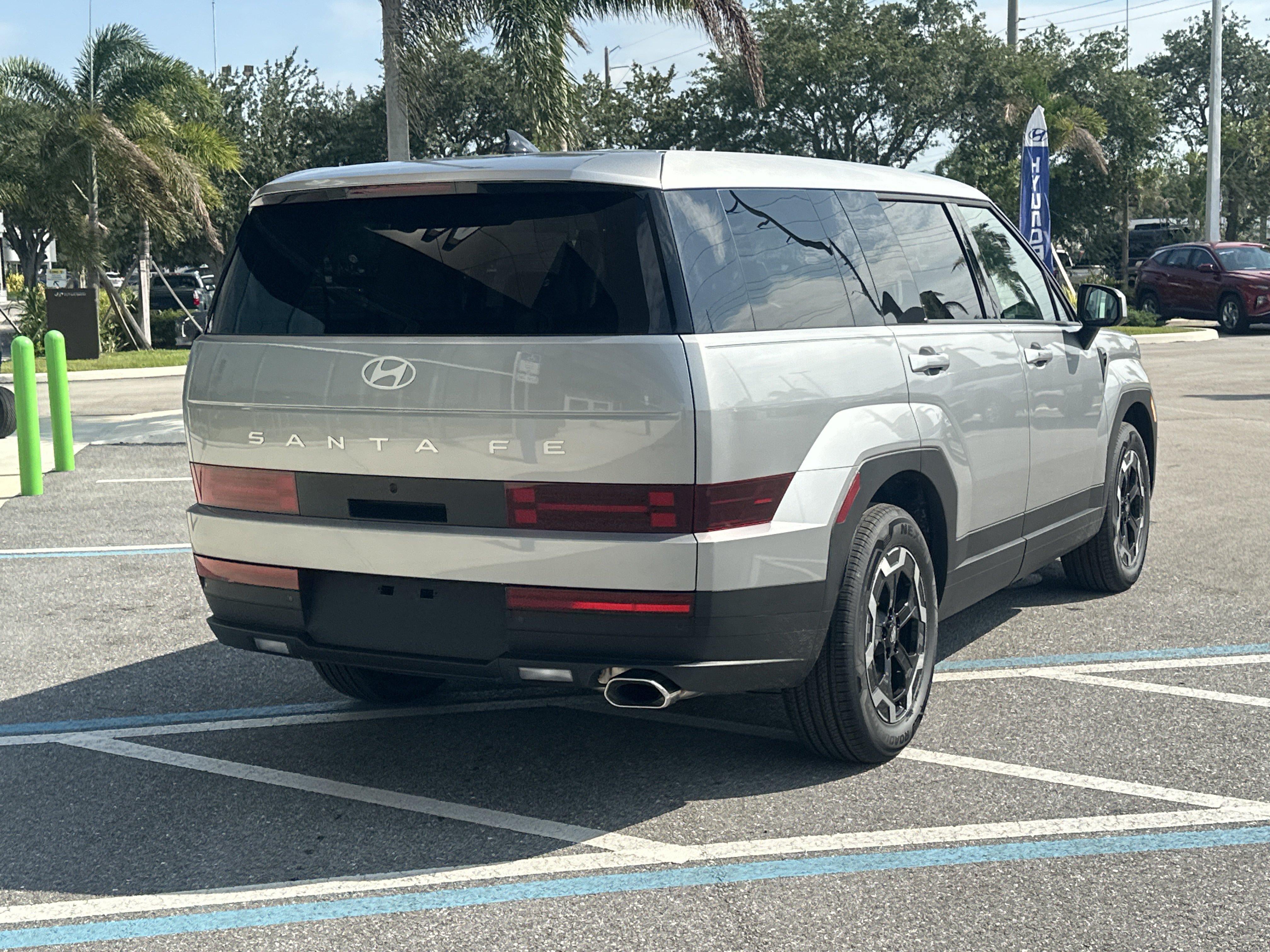 2027 Hyundai Santa Fe SE FWD