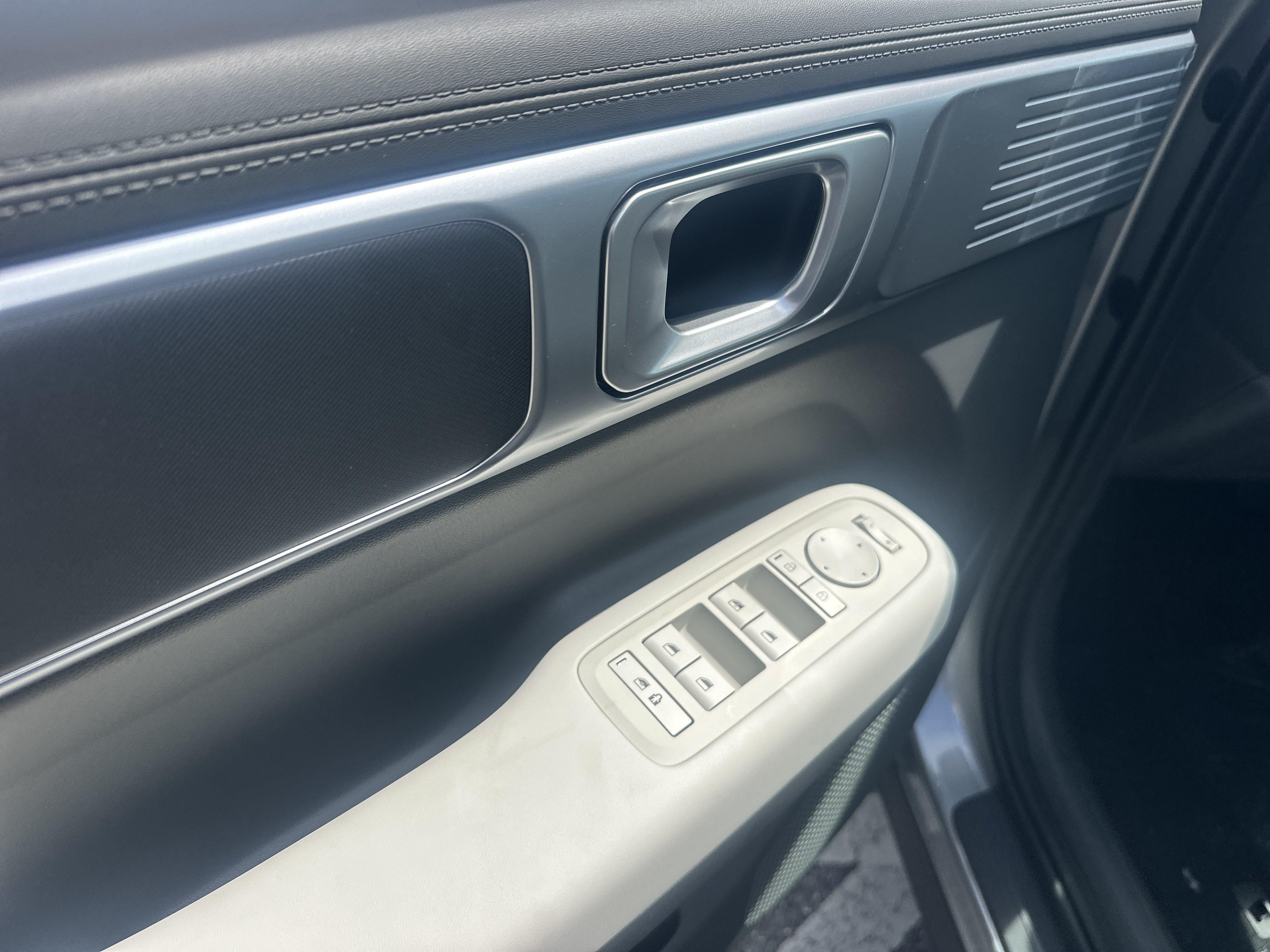 2027 Hyundai Santa Fe SE FWD