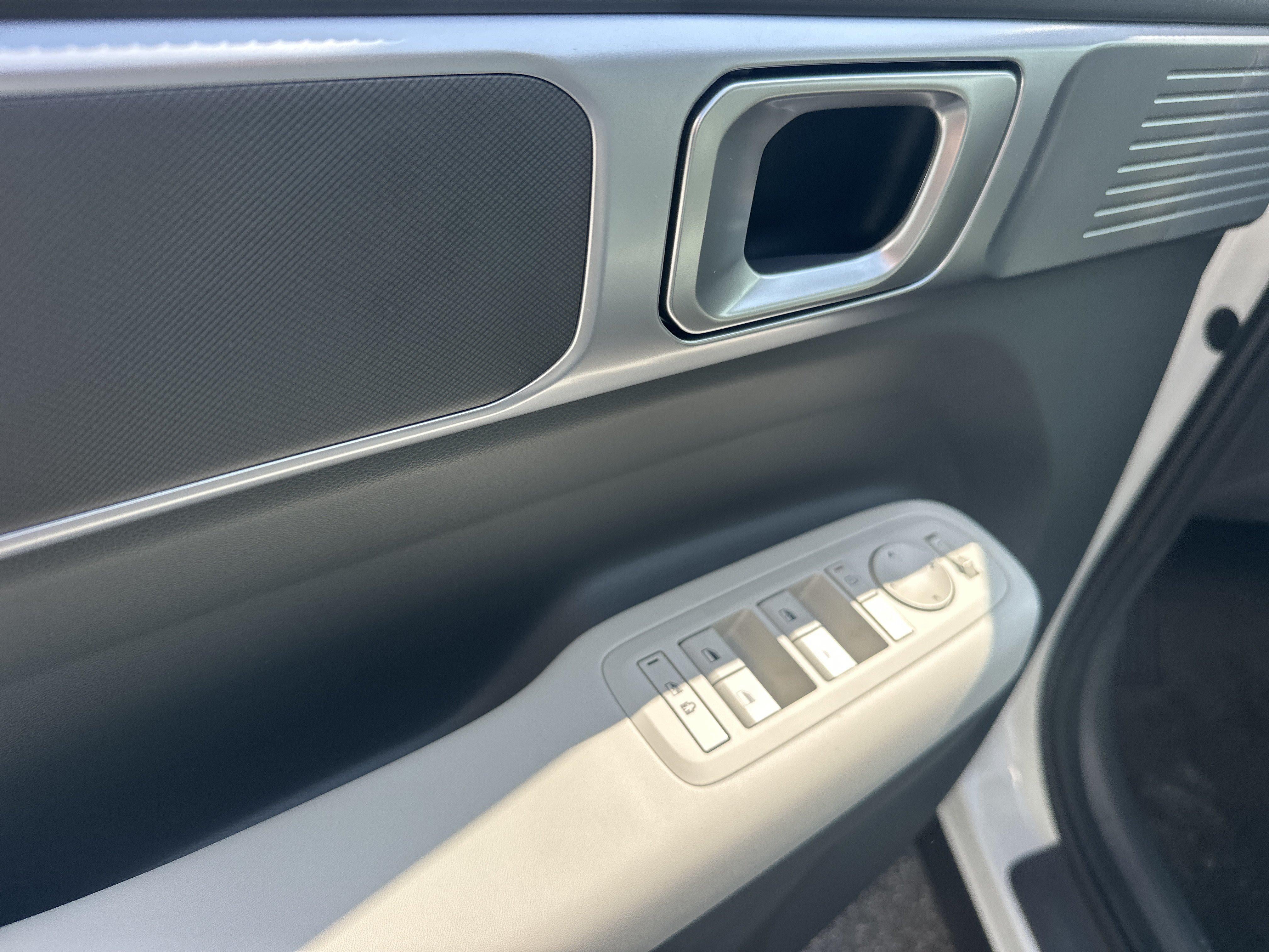 2027 Hyundai Santa Fe SE FWD