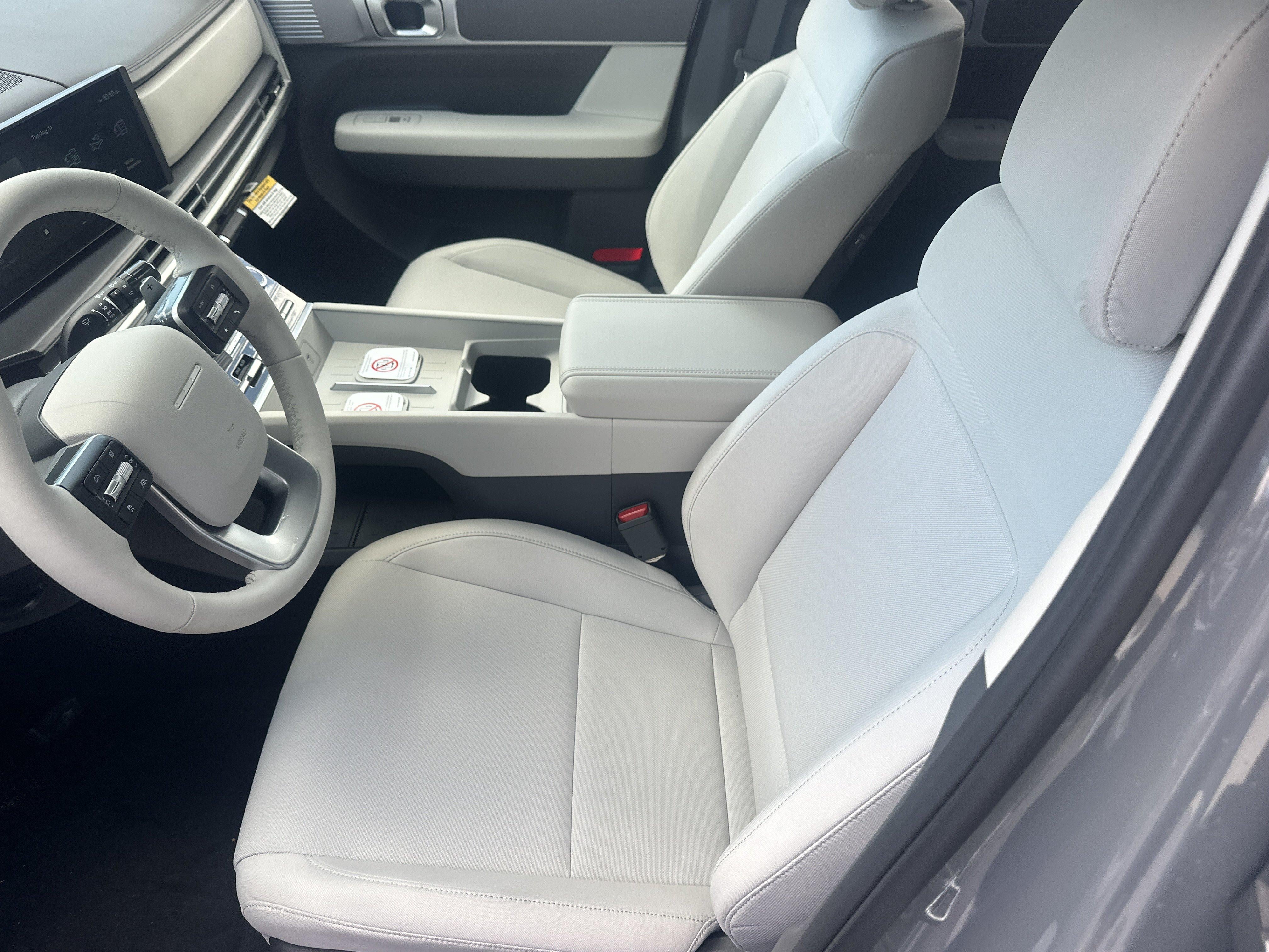 2027 Hyundai Santa Fe SE FWD