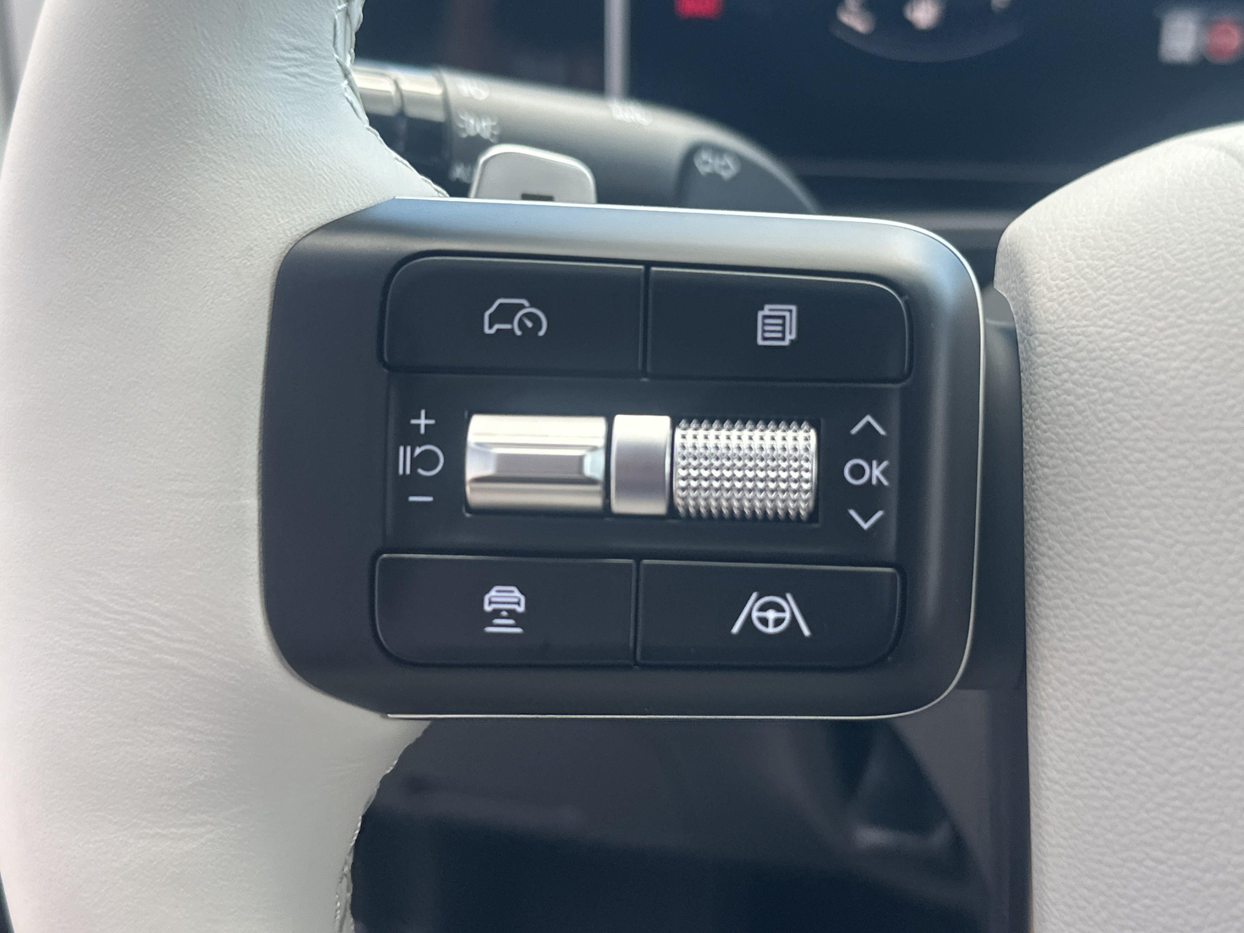 2027 Hyundai Santa Fe SE FWD