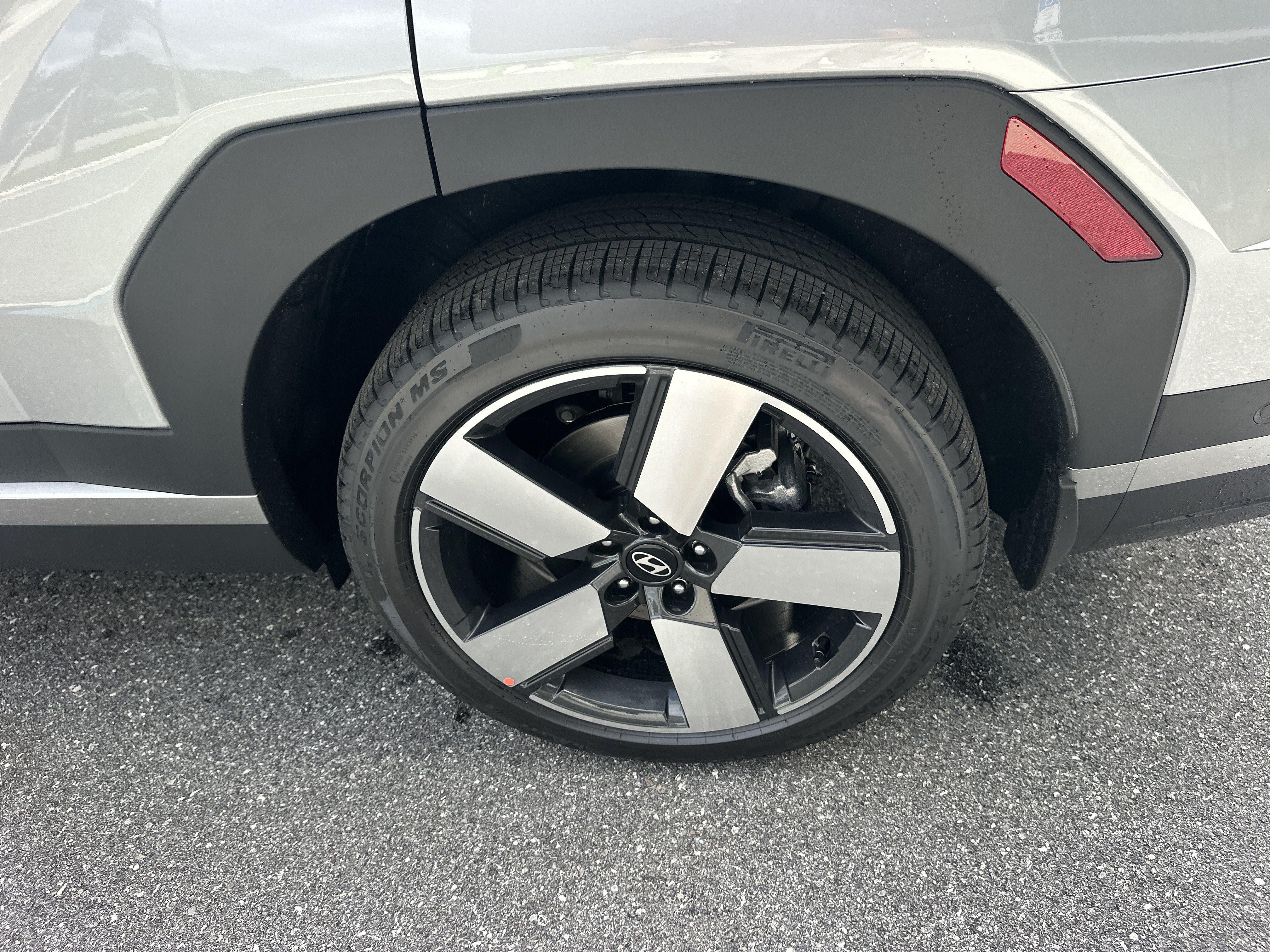 2027 Hyundai Santa Fe Limited FWD