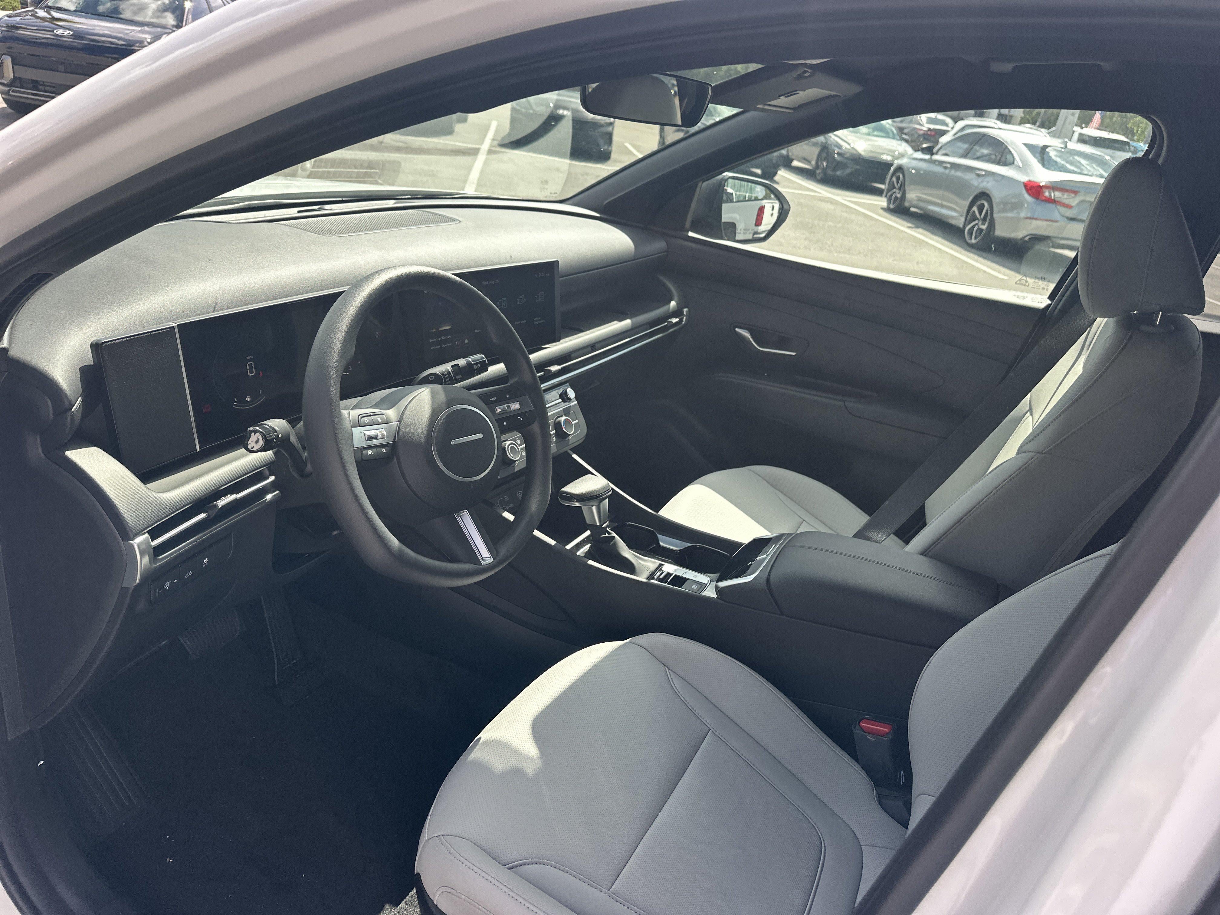 2027 Hyundai Santa Cruz SE FWD
