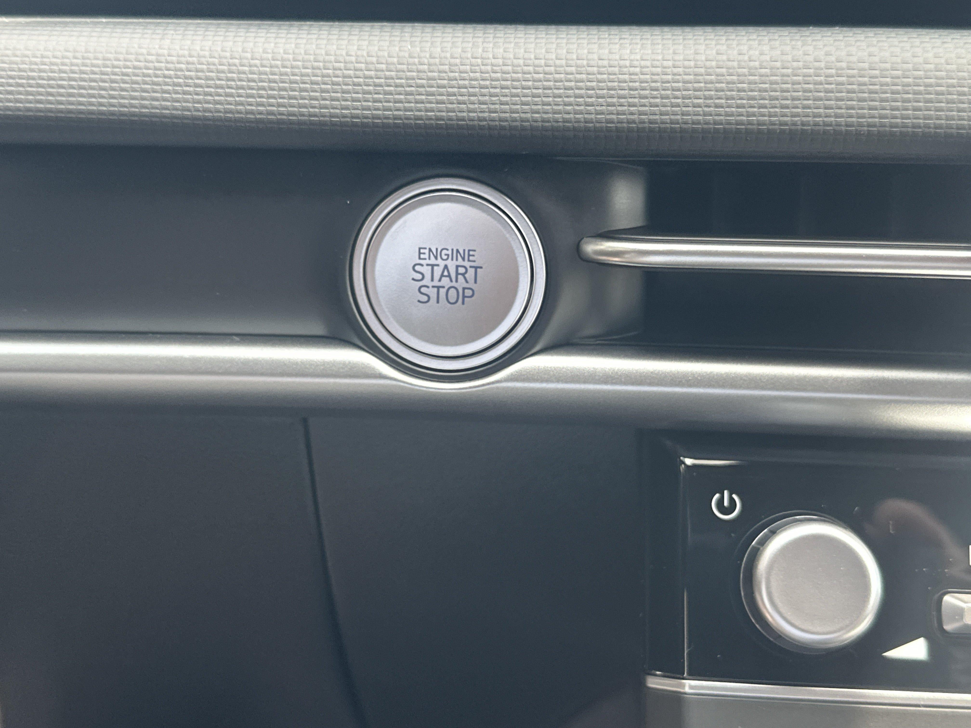 2027 Hyundai Santa Cruz SE FWD