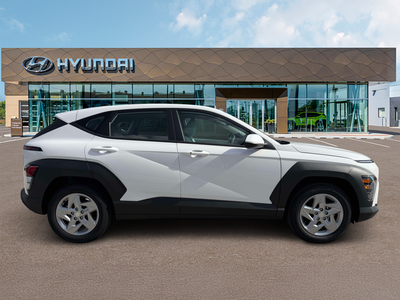 2027 Hyundai Kona SE FWD
