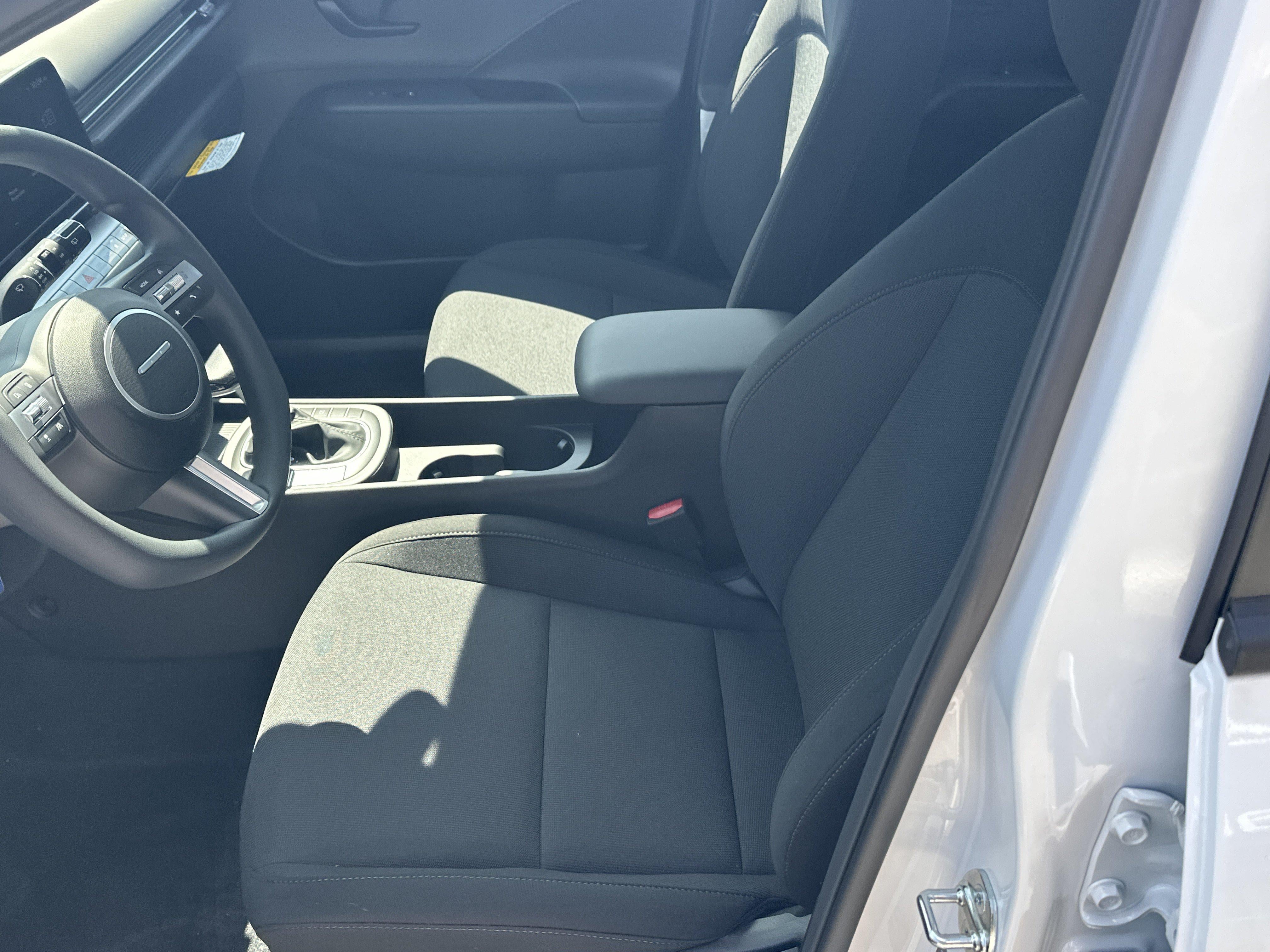 2027 Hyundai Kona SE FWD