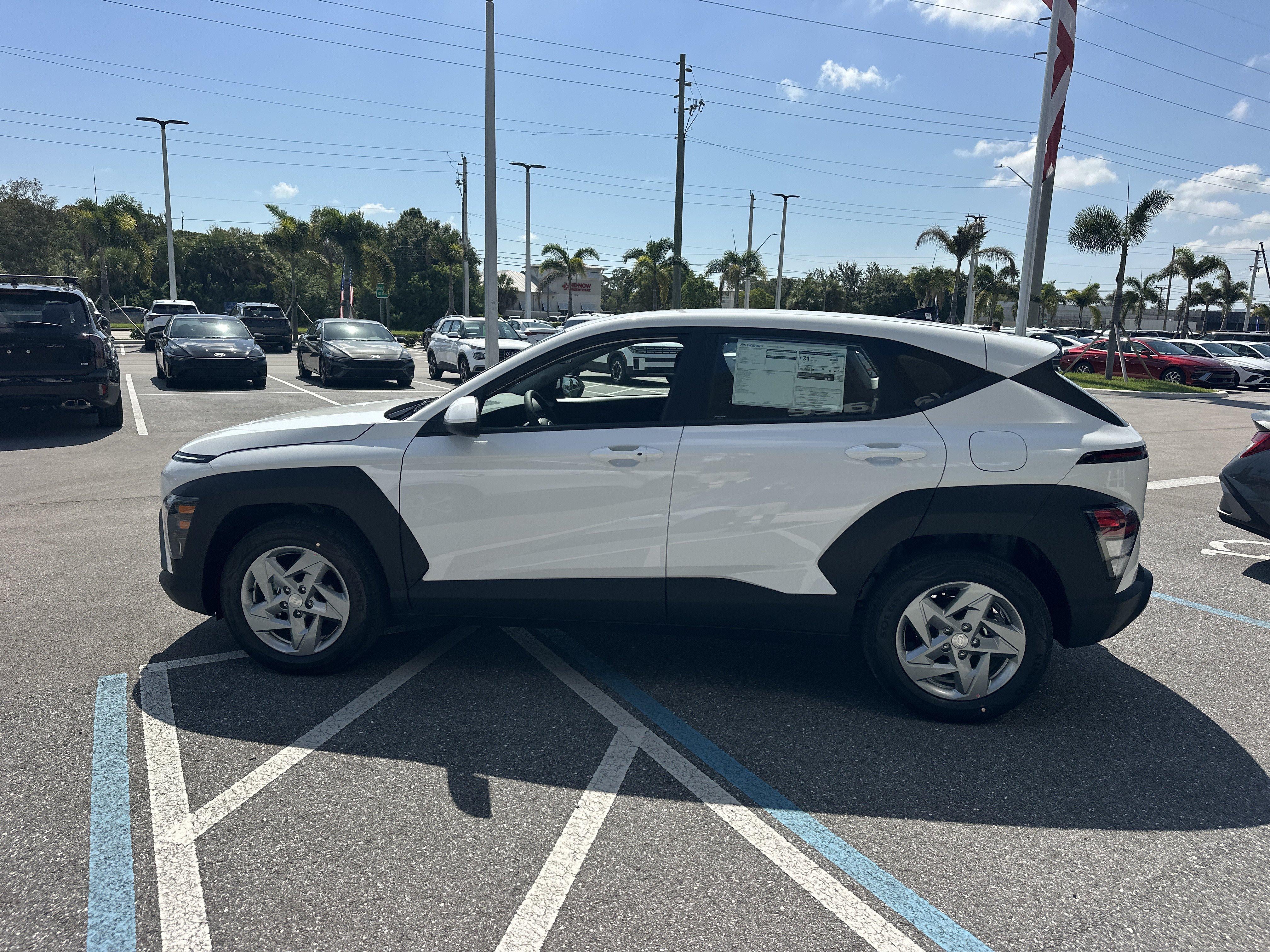 2027 Hyundai Kona SE FWD