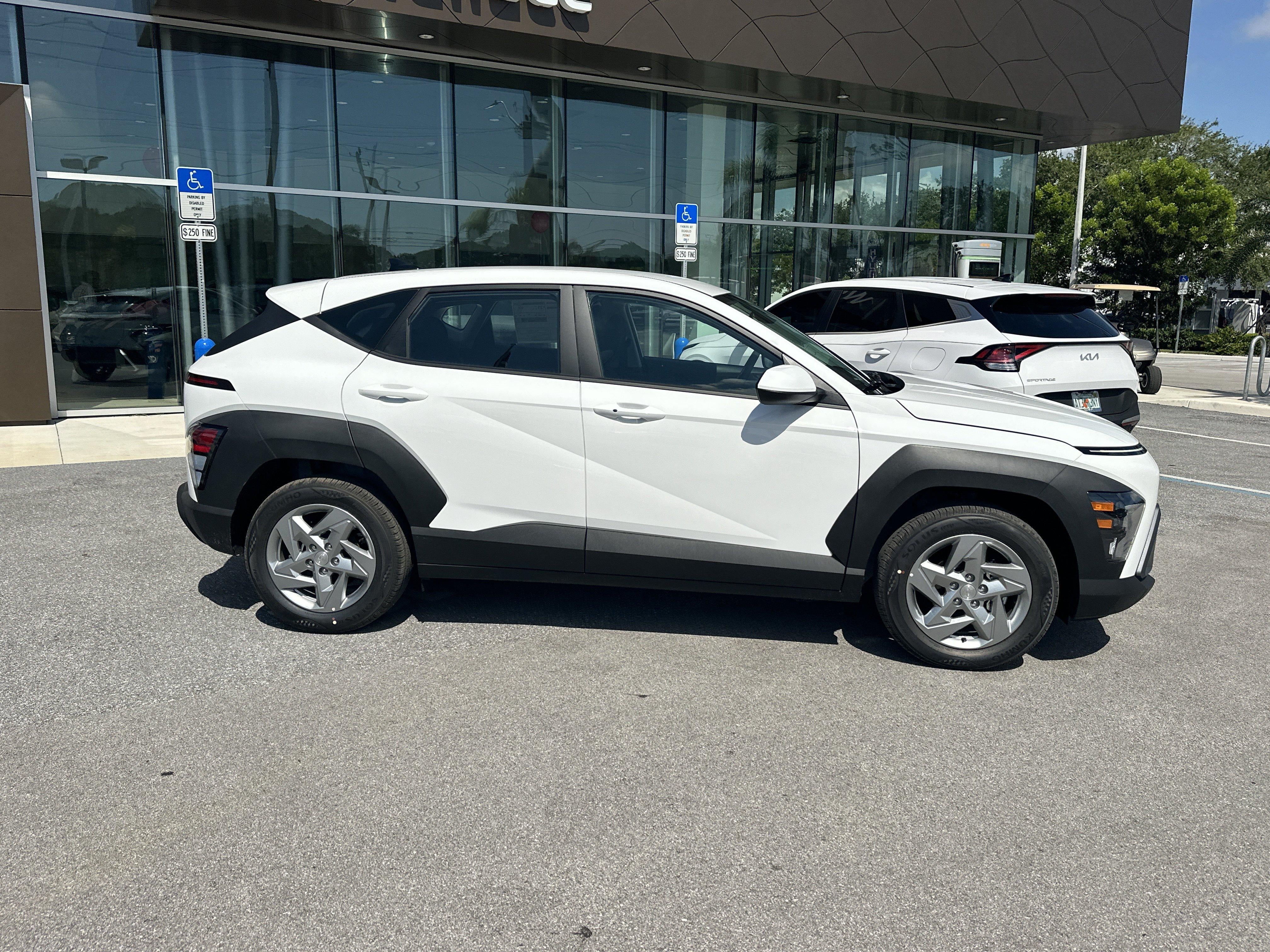 2027 Hyundai Kona SE FWD
