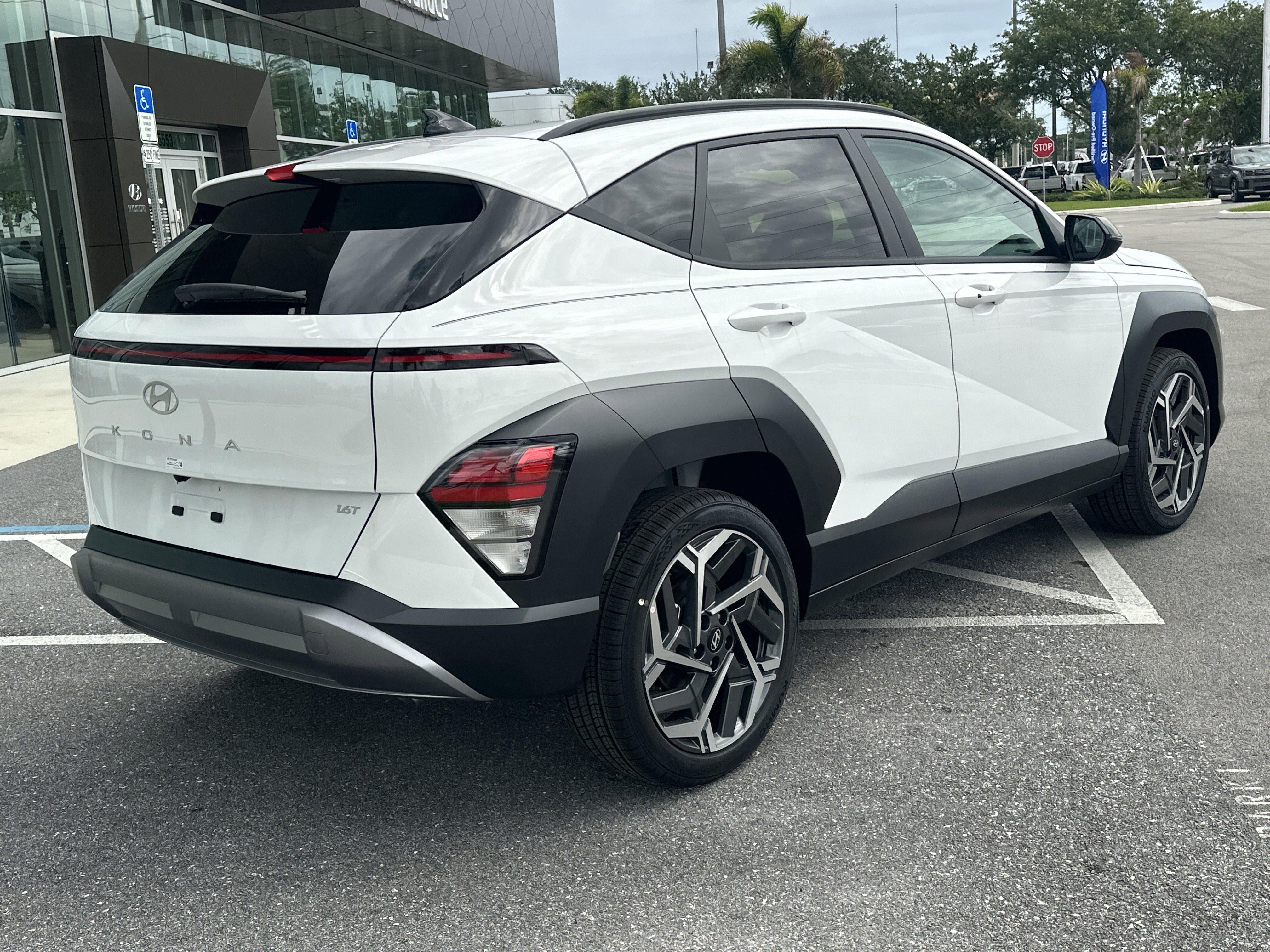 2026 Hyundai Kona SEL Premium FWD