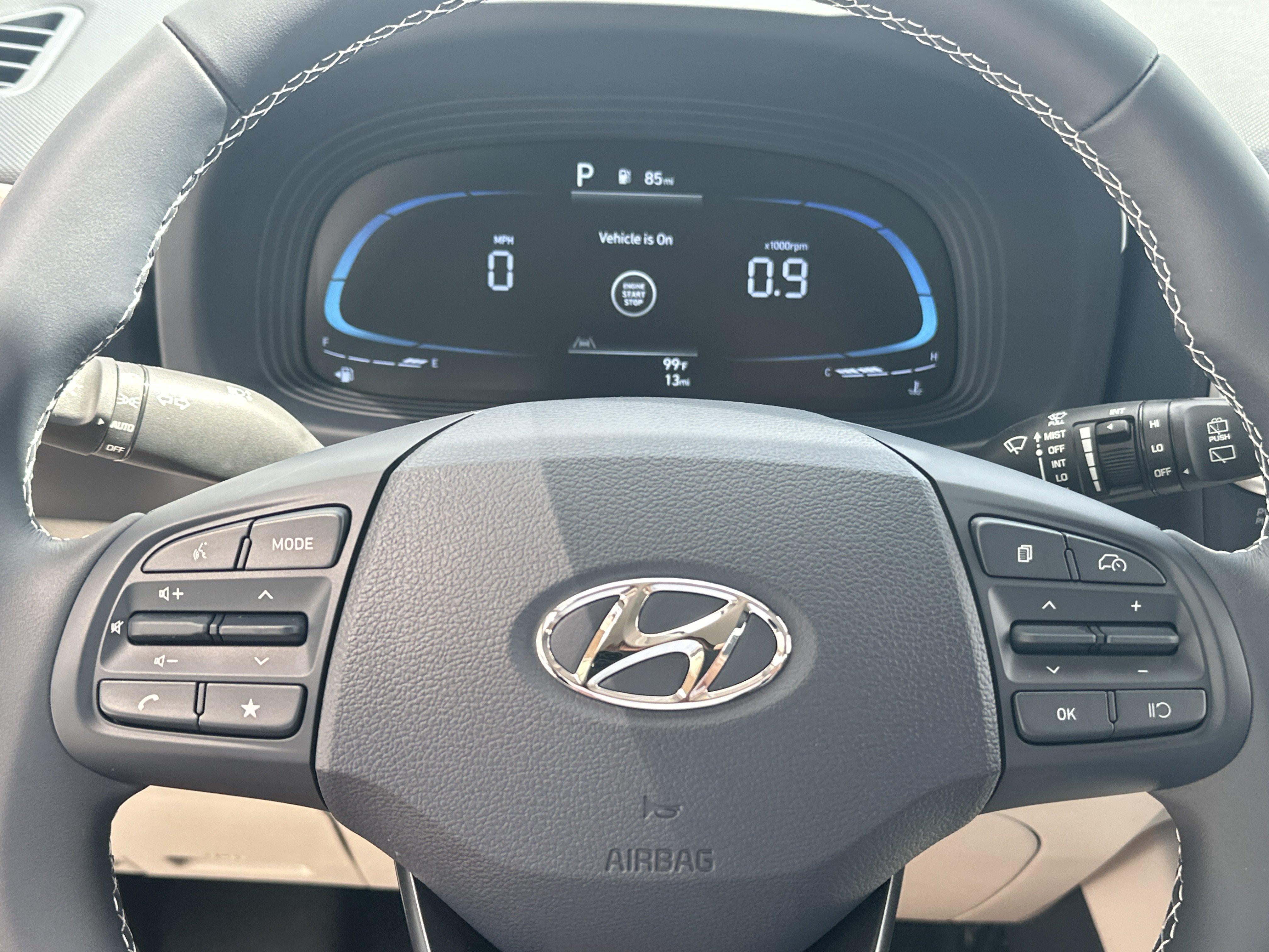 2026 Hyundai Venue SEL w/Two-Tone Roof