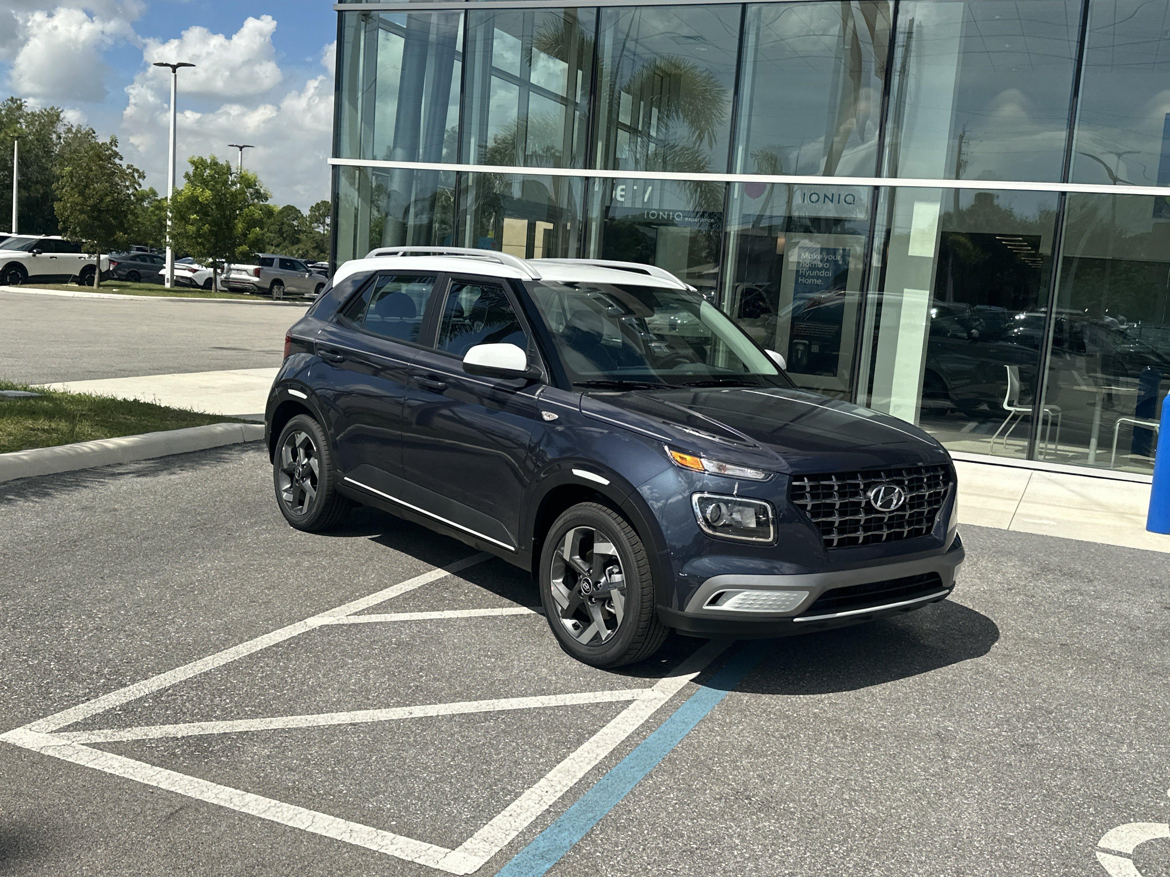 2026 Hyundai Venue SEL w/Two-Tone Roof