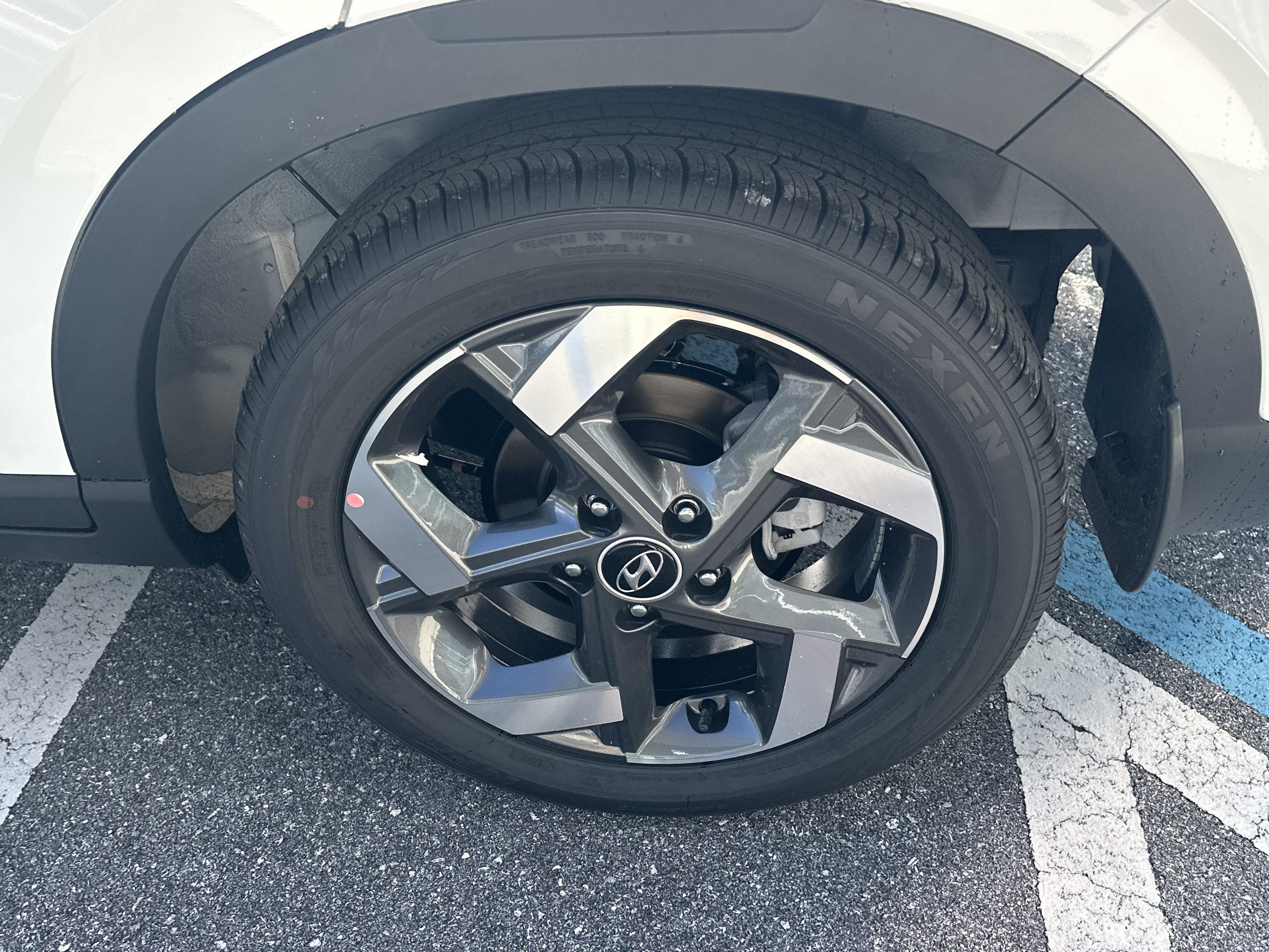2026 Hyundai Venue SEL w/Two-Tone Roof
