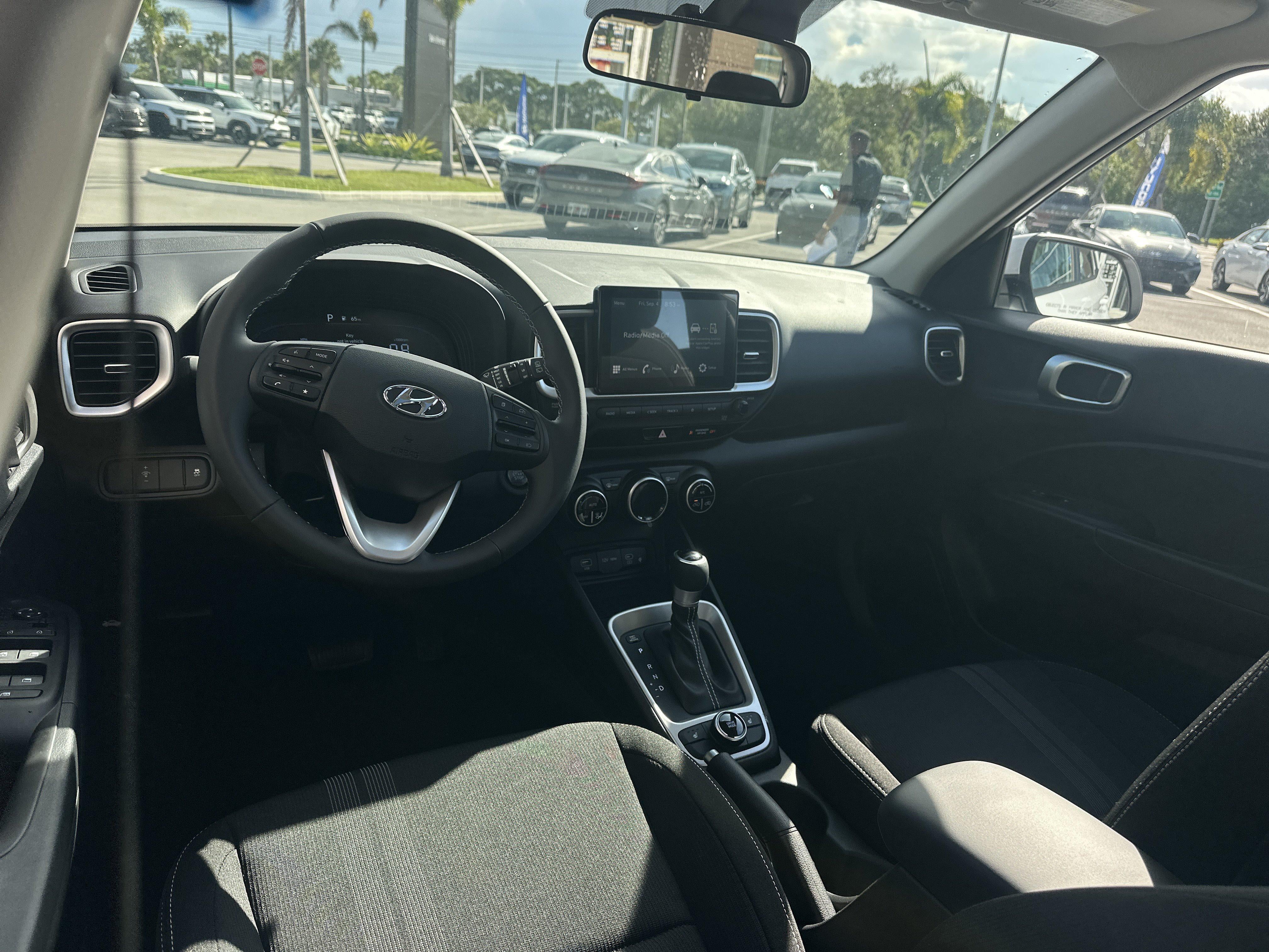 2026 Hyundai Venue SEL w/Two-Tone Roof