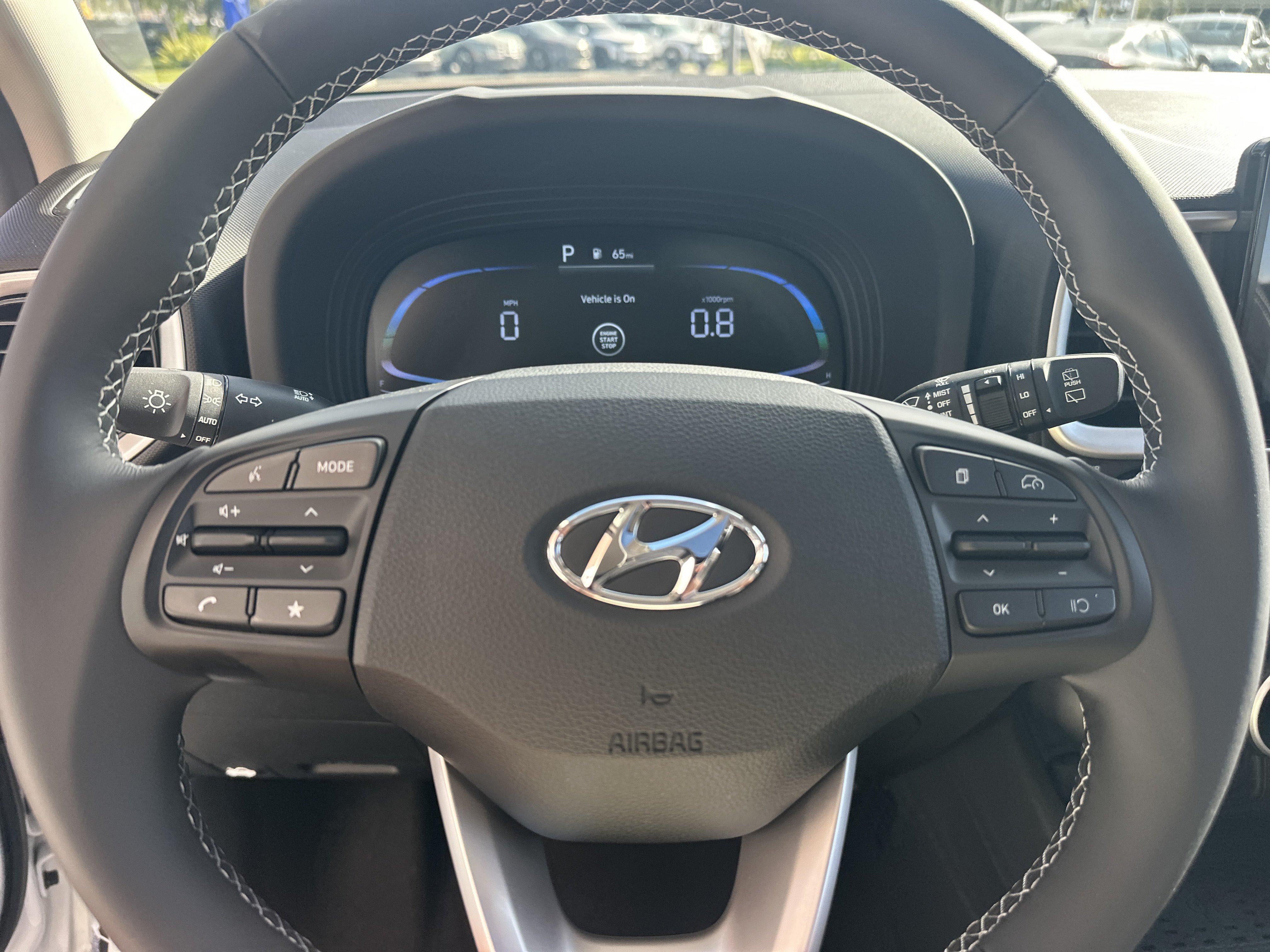 2026 Hyundai Venue SEL w/Two-Tone Roof