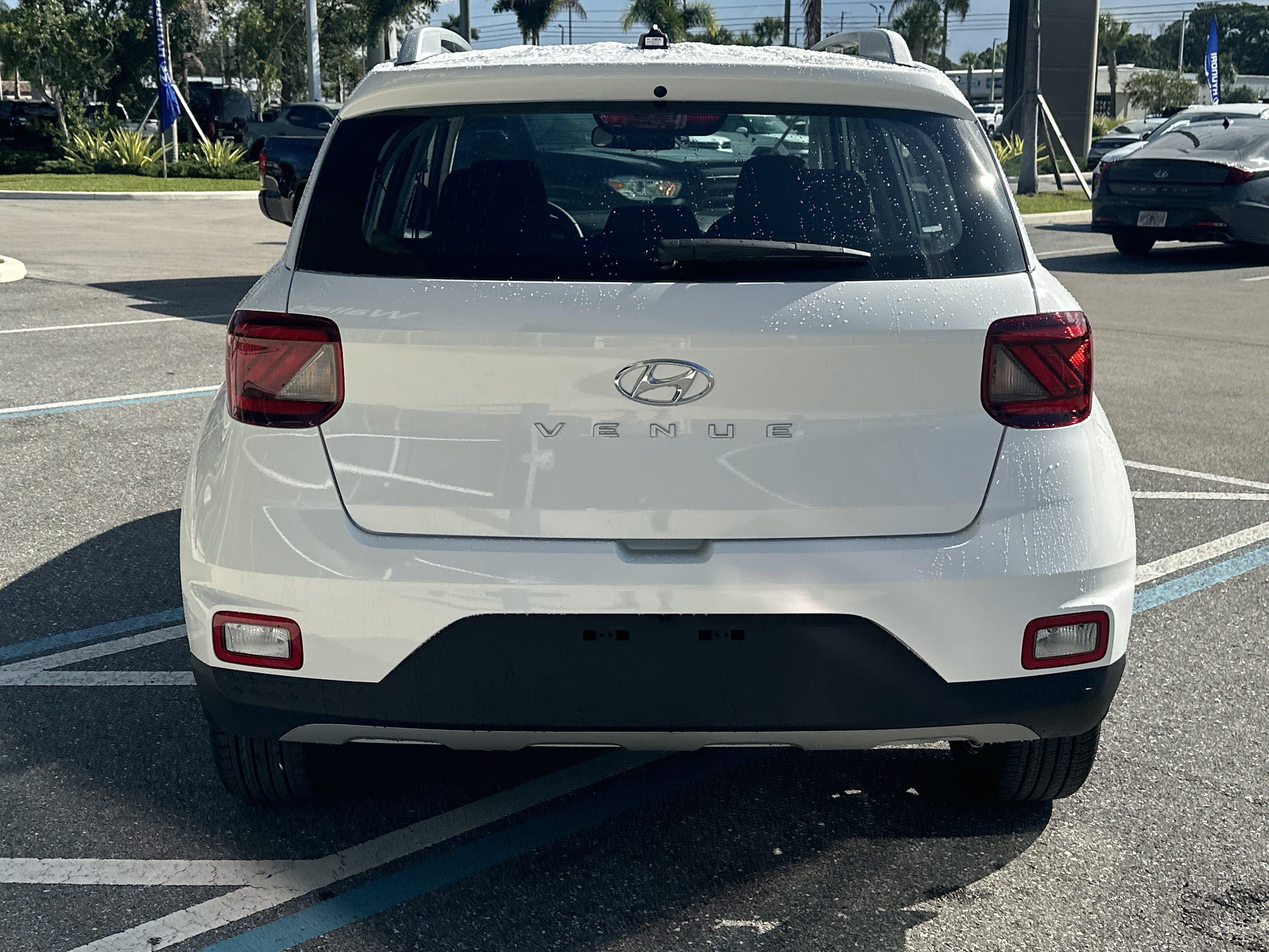 2026 Hyundai Venue SEL w/Two-Tone Roof