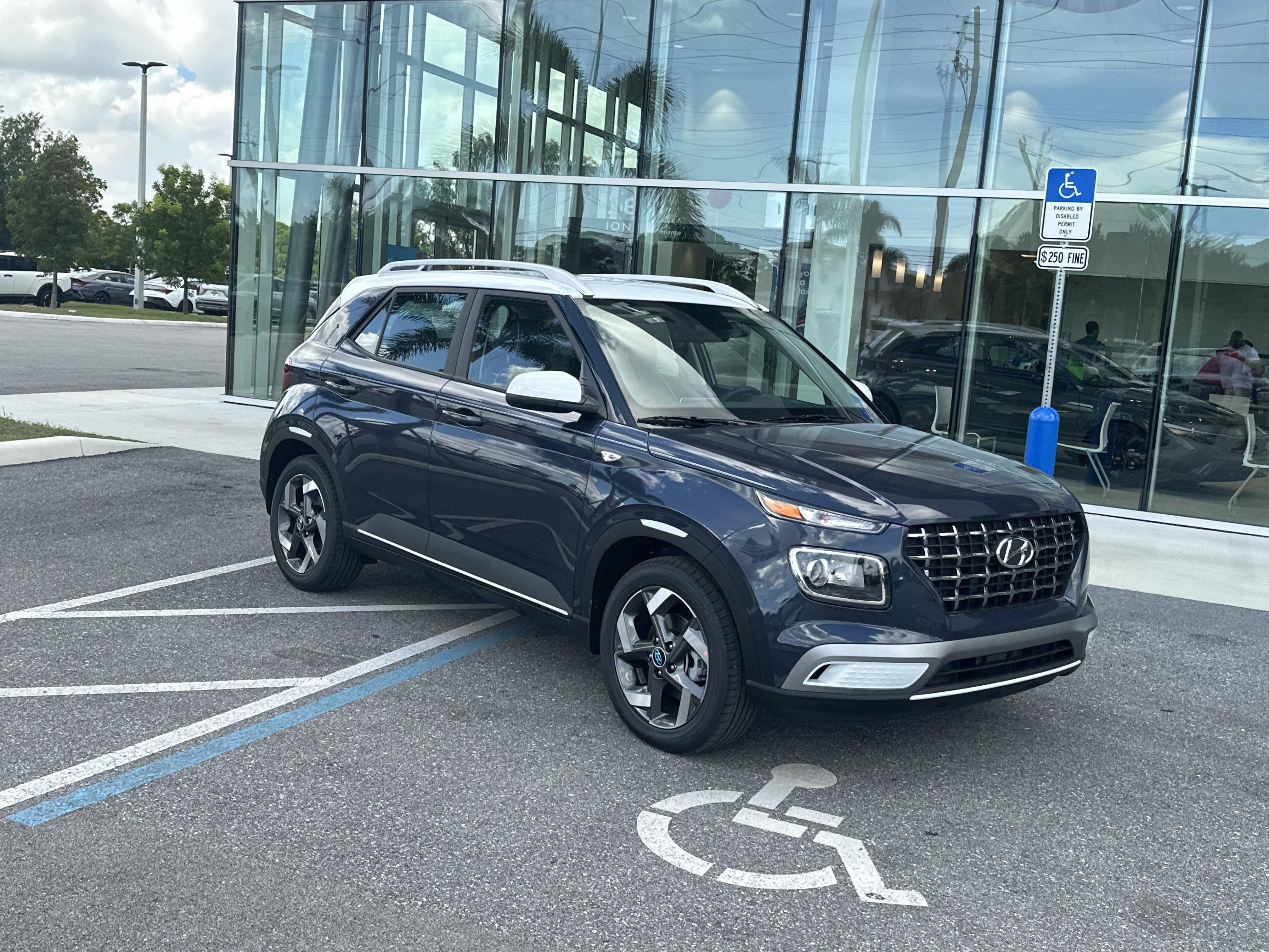2026 Hyundai Venue SEL w/Two-Tone Roof