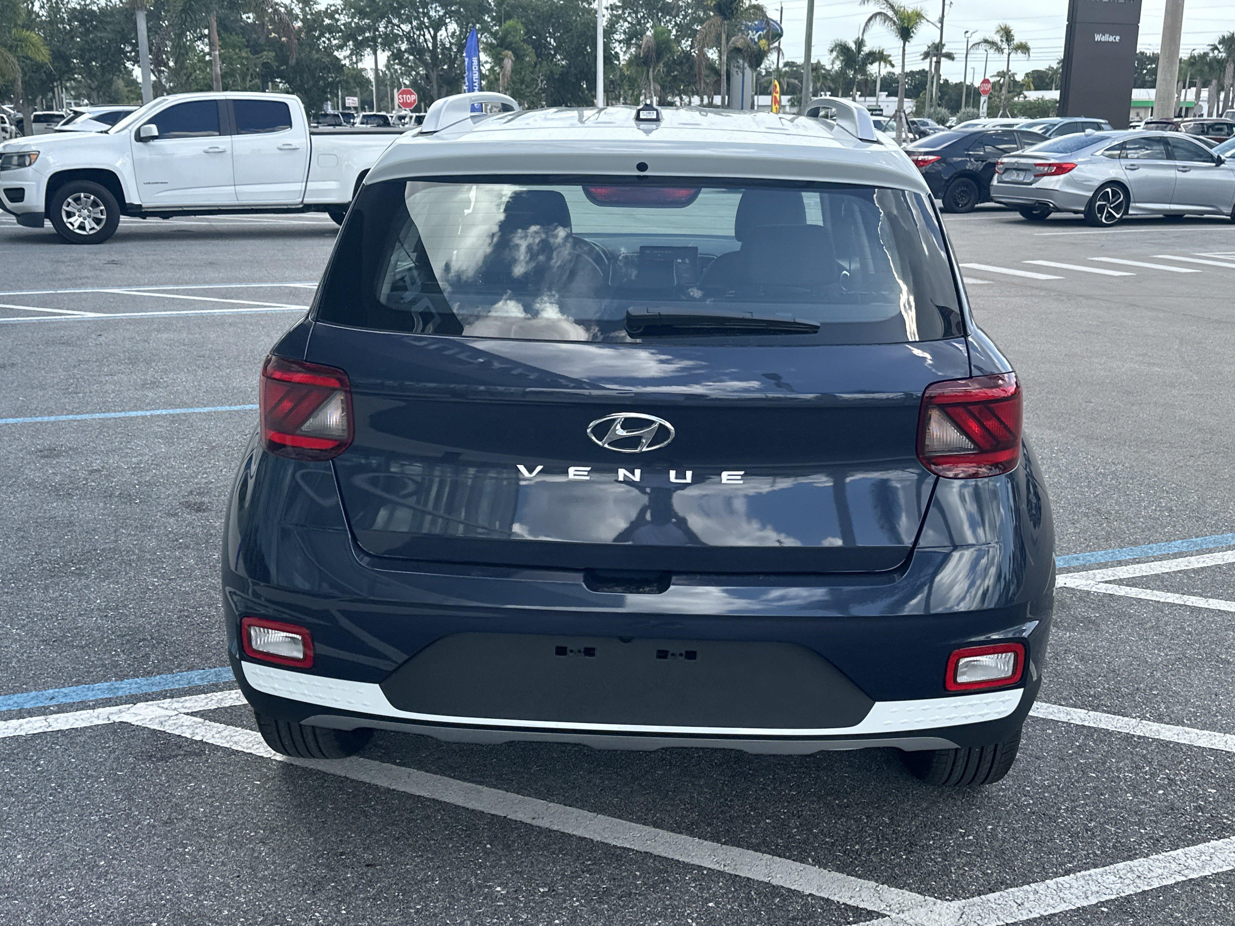 2026 Hyundai Venue SEL w/Two-Tone Roof