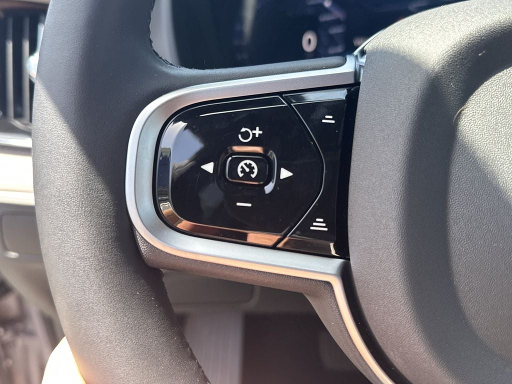 2026 Volvo XC90 B6 Plus 6-Seater