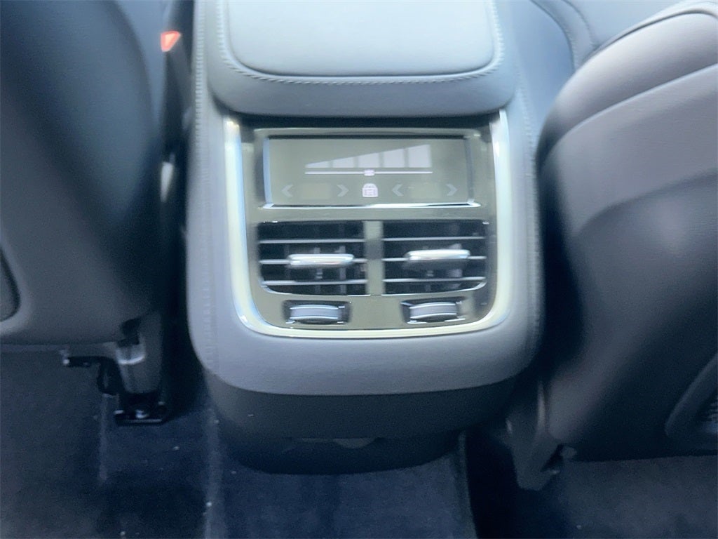 2025 Volvo XC90 B6 Core 2025.5