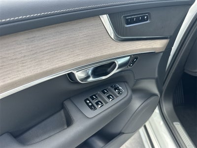 2025 Volvo XC90 B6 Core 2025.5