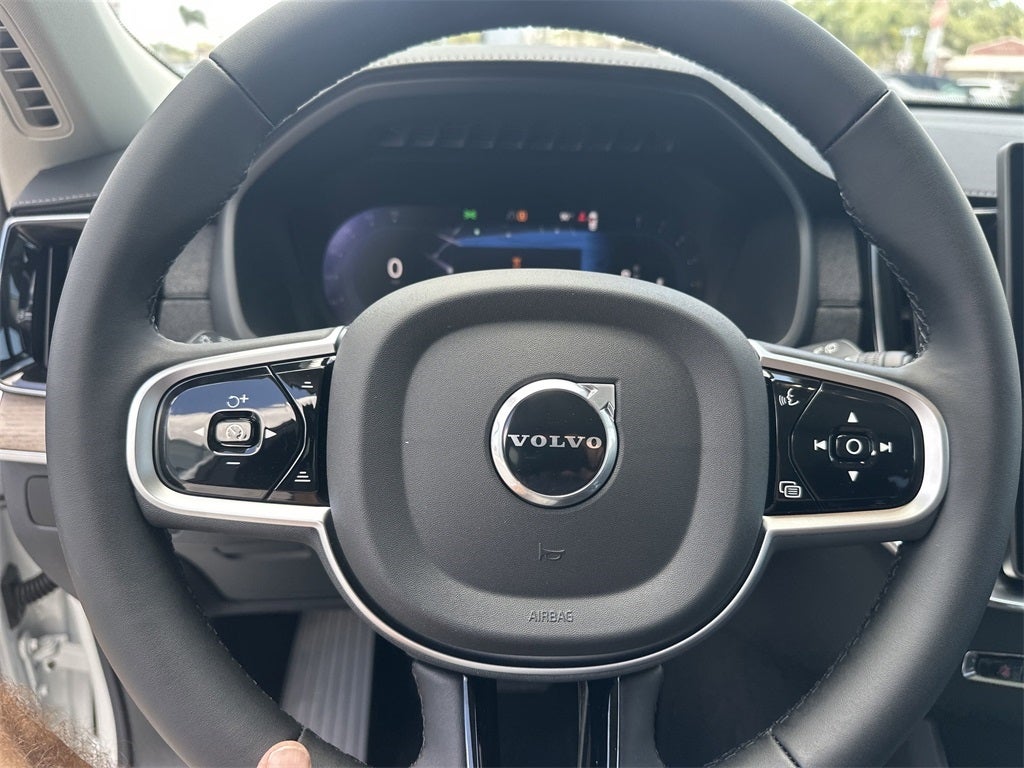 2025 Volvo XC90 B6 Core 2025.5