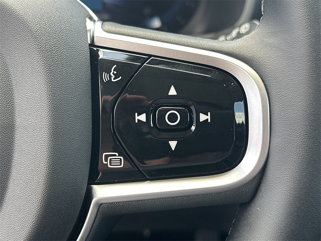 2025 Volvo XC90 B6 Core 2025.5