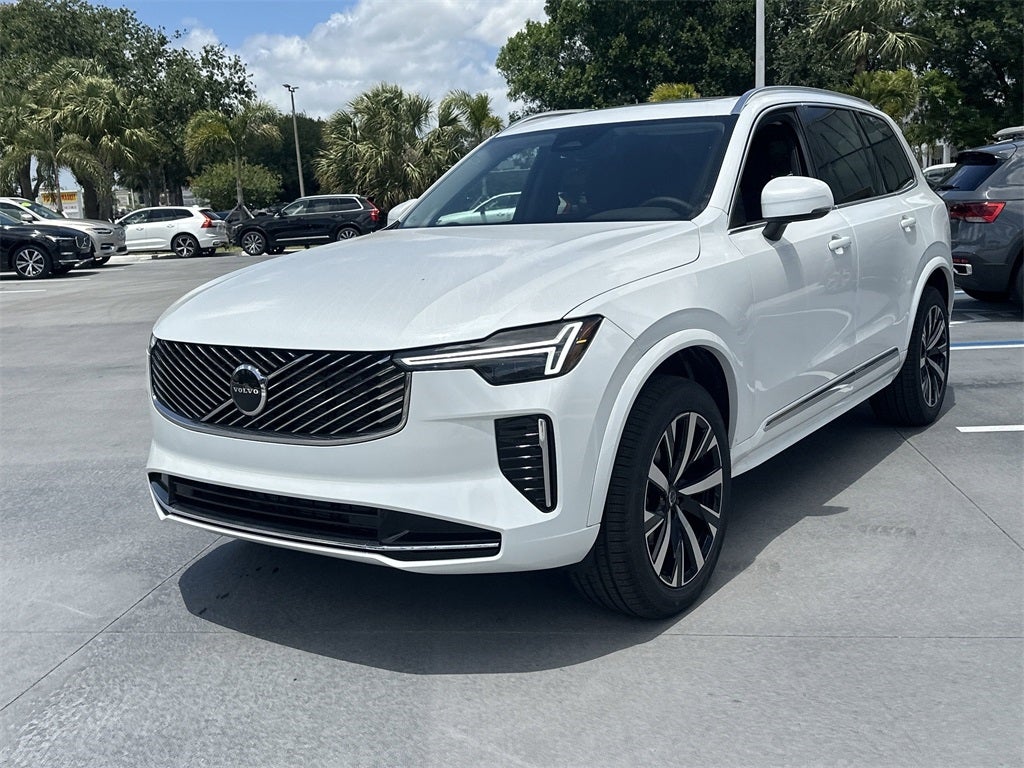 2025 Volvo XC90 B6 Core 2025.5