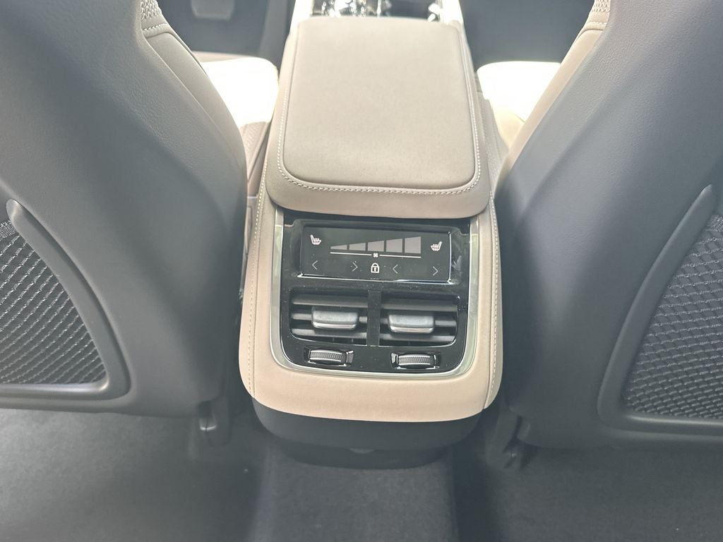 2027 Volvo XC90 B6 Plus 7-Seater