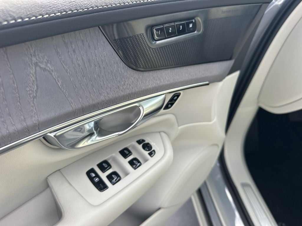 2026 Volvo XC90 B6 Ultra