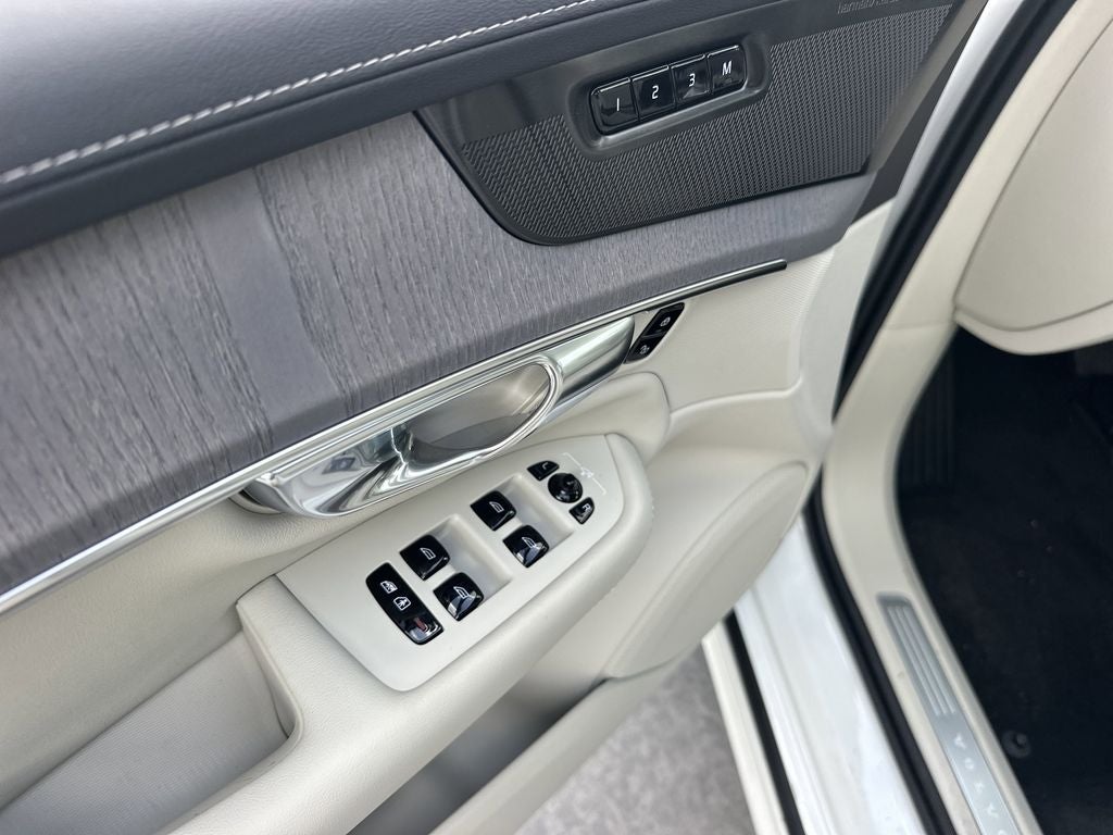 2026 Volvo XC90 B6 Ultra