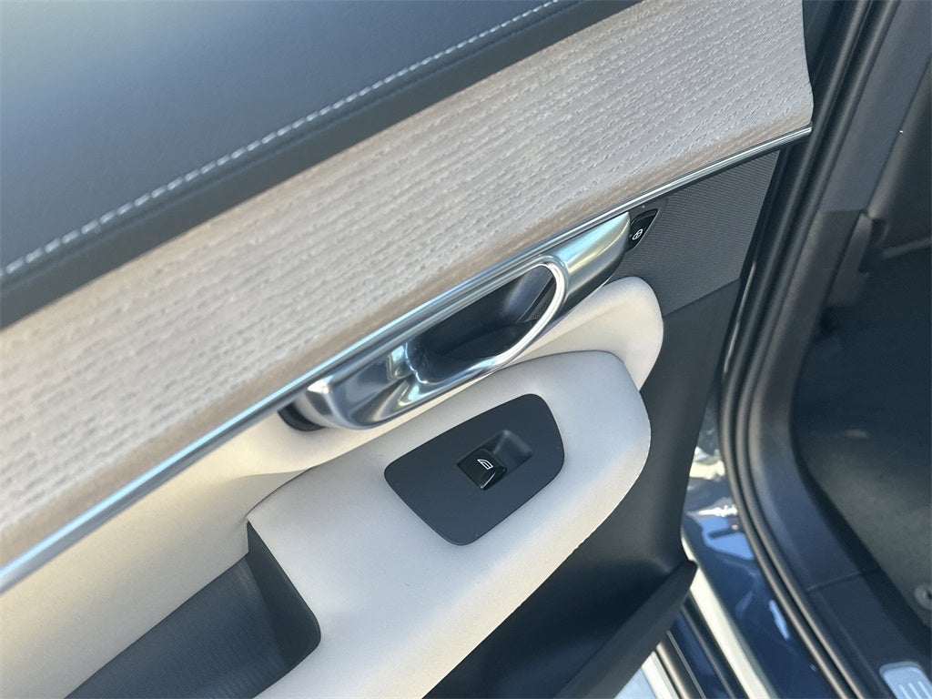 2026 Volvo XC90 B6 Core