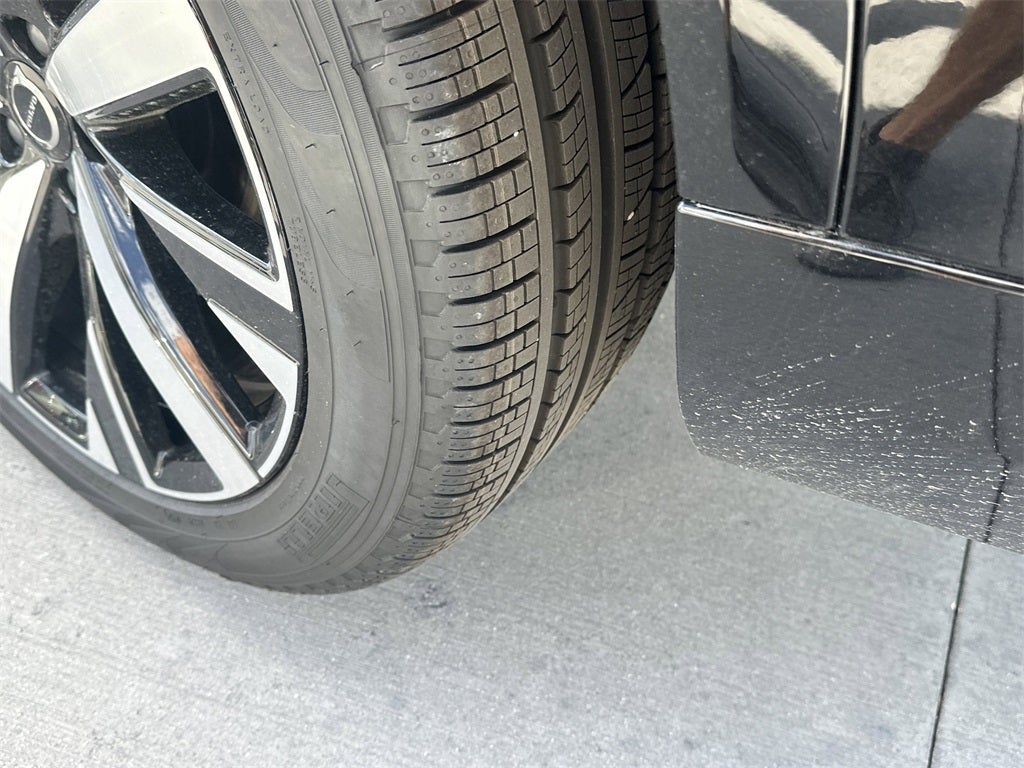 2026 Volvo XC90 B6 Core