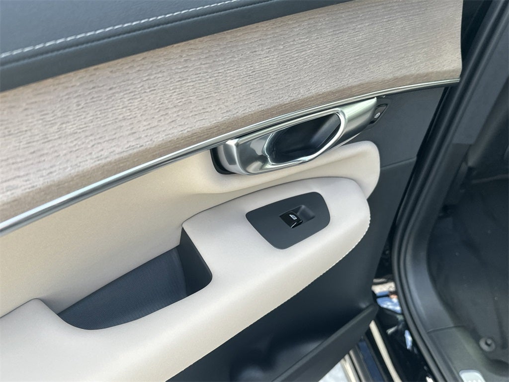 2026 Volvo XC90 B6 Core