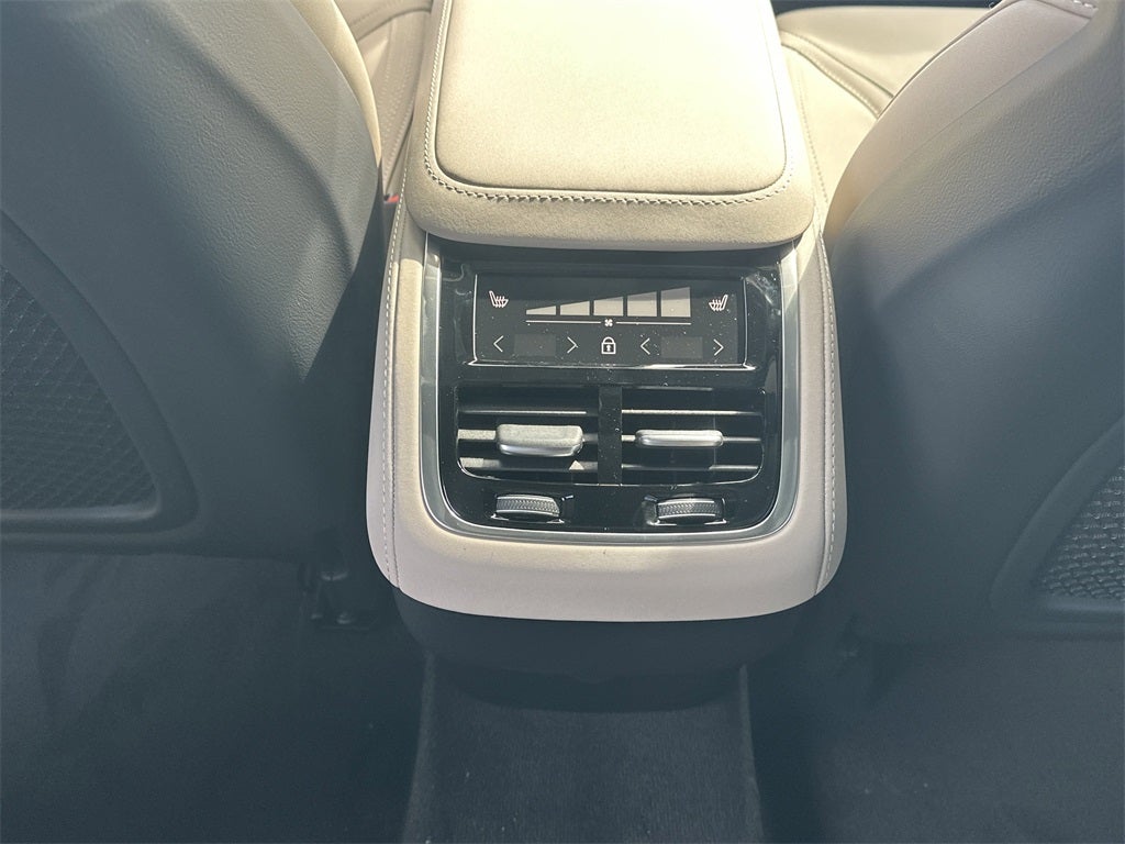 2026 Volvo XC90 B6 Core