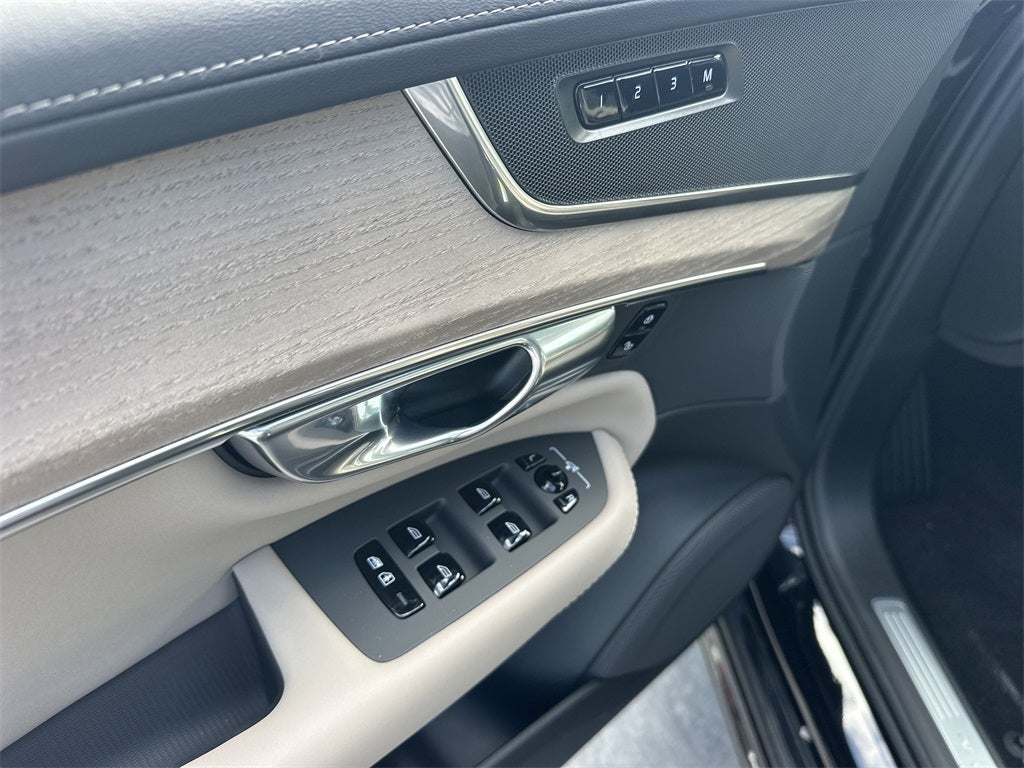 2026 Volvo XC90 B6 Core