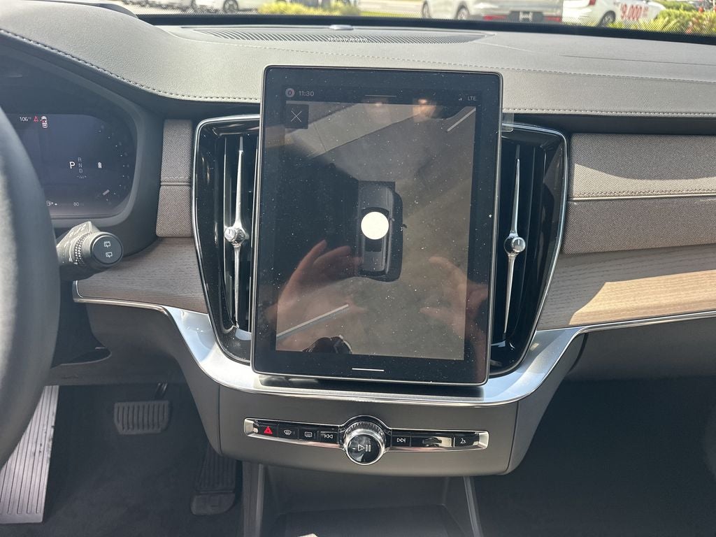 2027 Volvo XC90 B6 Ultra