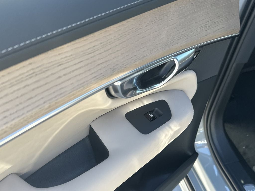 2026 Volvo XC90 Plug-In Hybrid T8 Plus 7 Passenger