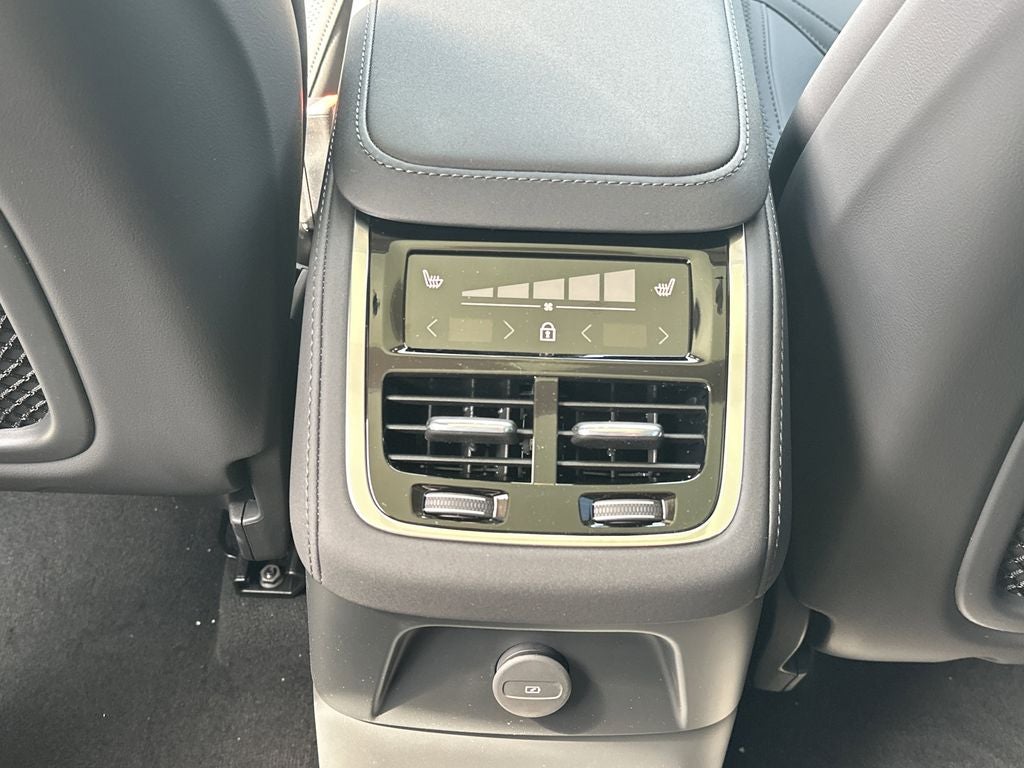 2026 Volvo XC90 Plug-In Hybrid T8 Plus 7 Passenger