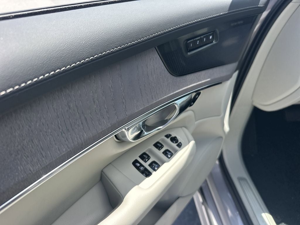 2026 Volvo XC90 Plug-In Hybrid T8 Ultra