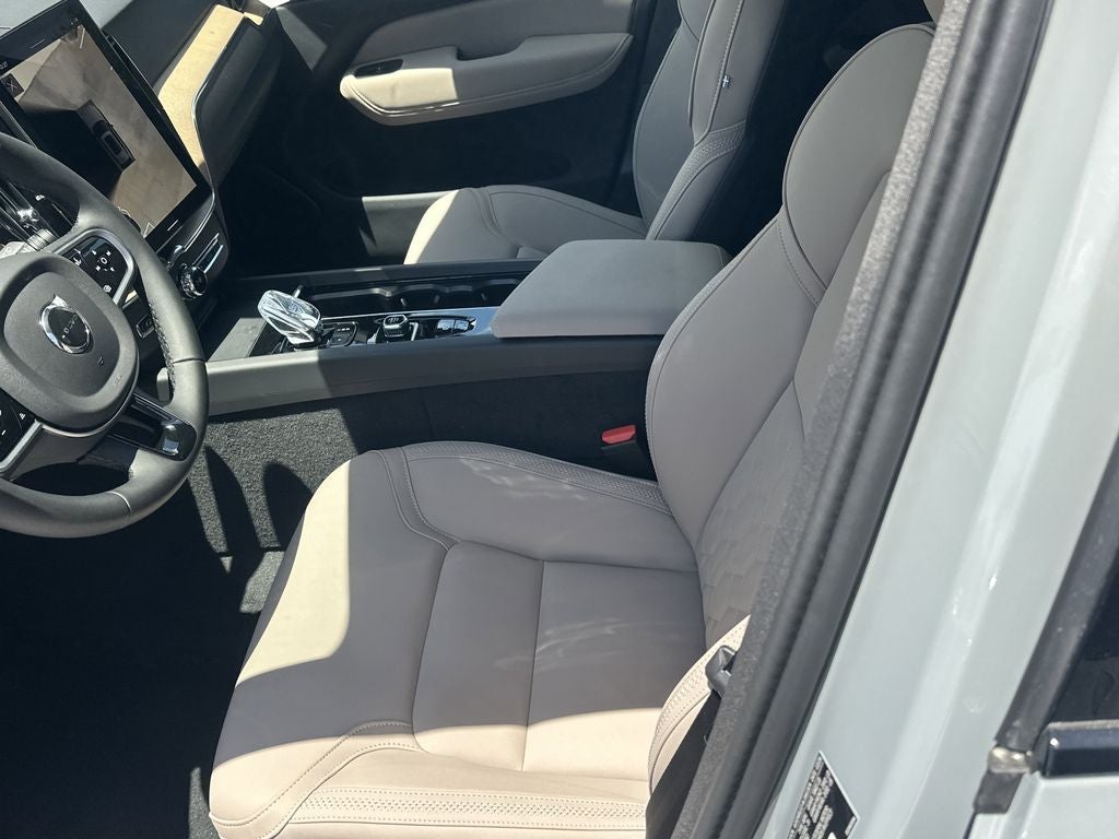 2026 Volvo XC60 Plug-In Hybrid T8 Plus